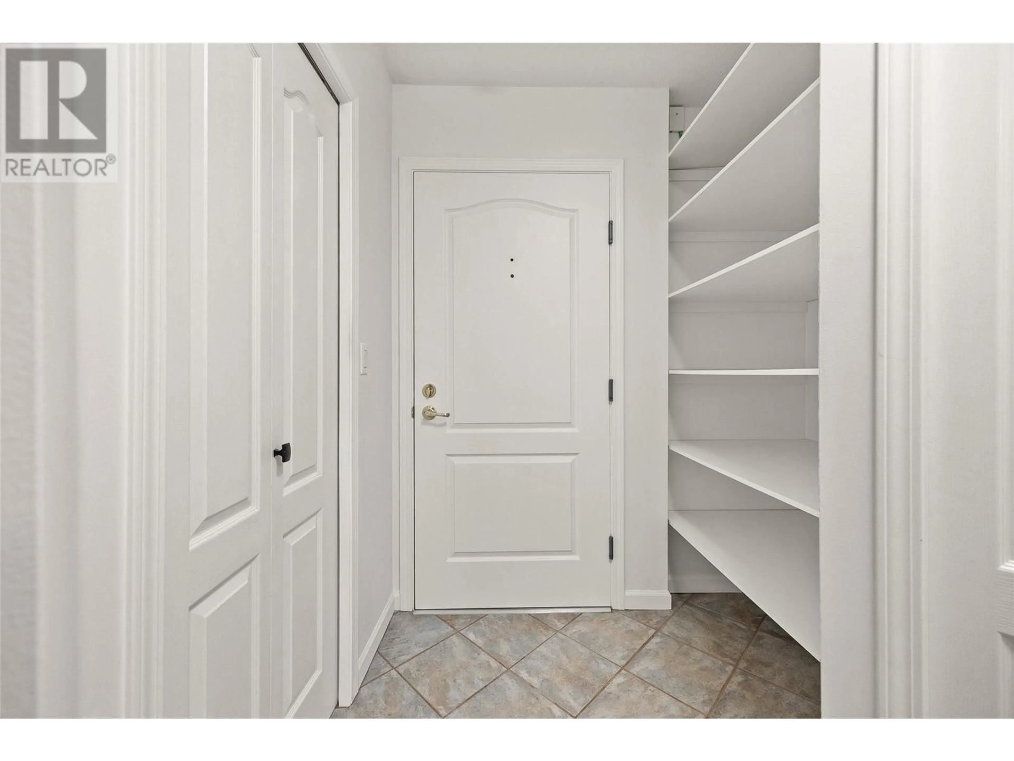 Indoor entryway, not visible floor for 3160 Casorso Road Unit# 424, Kelowna British Columbia V1W3L7