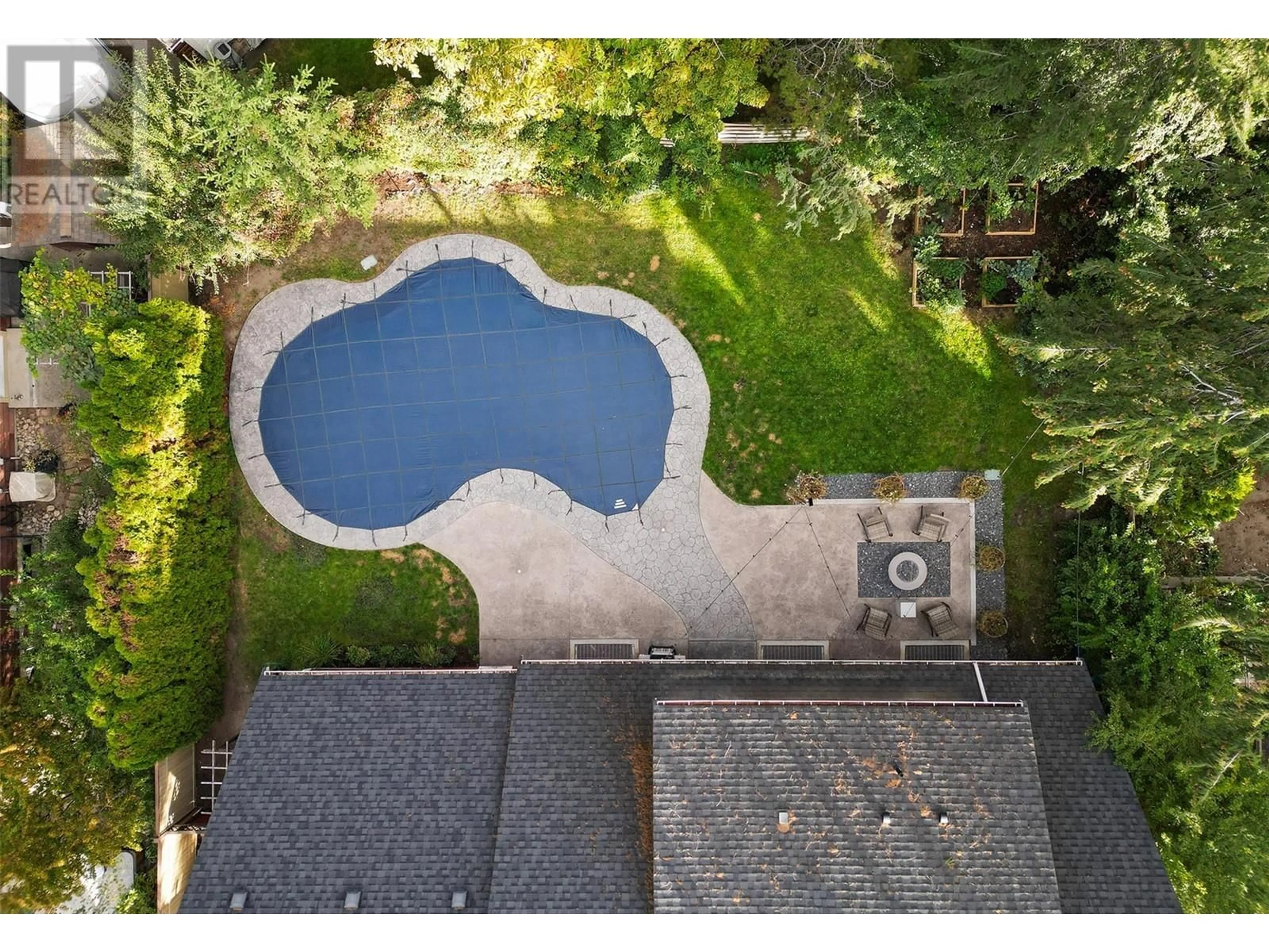 Indoor or outdoor pool for 4531 Raymer Road, Kelowna British Columbia V1W2K2