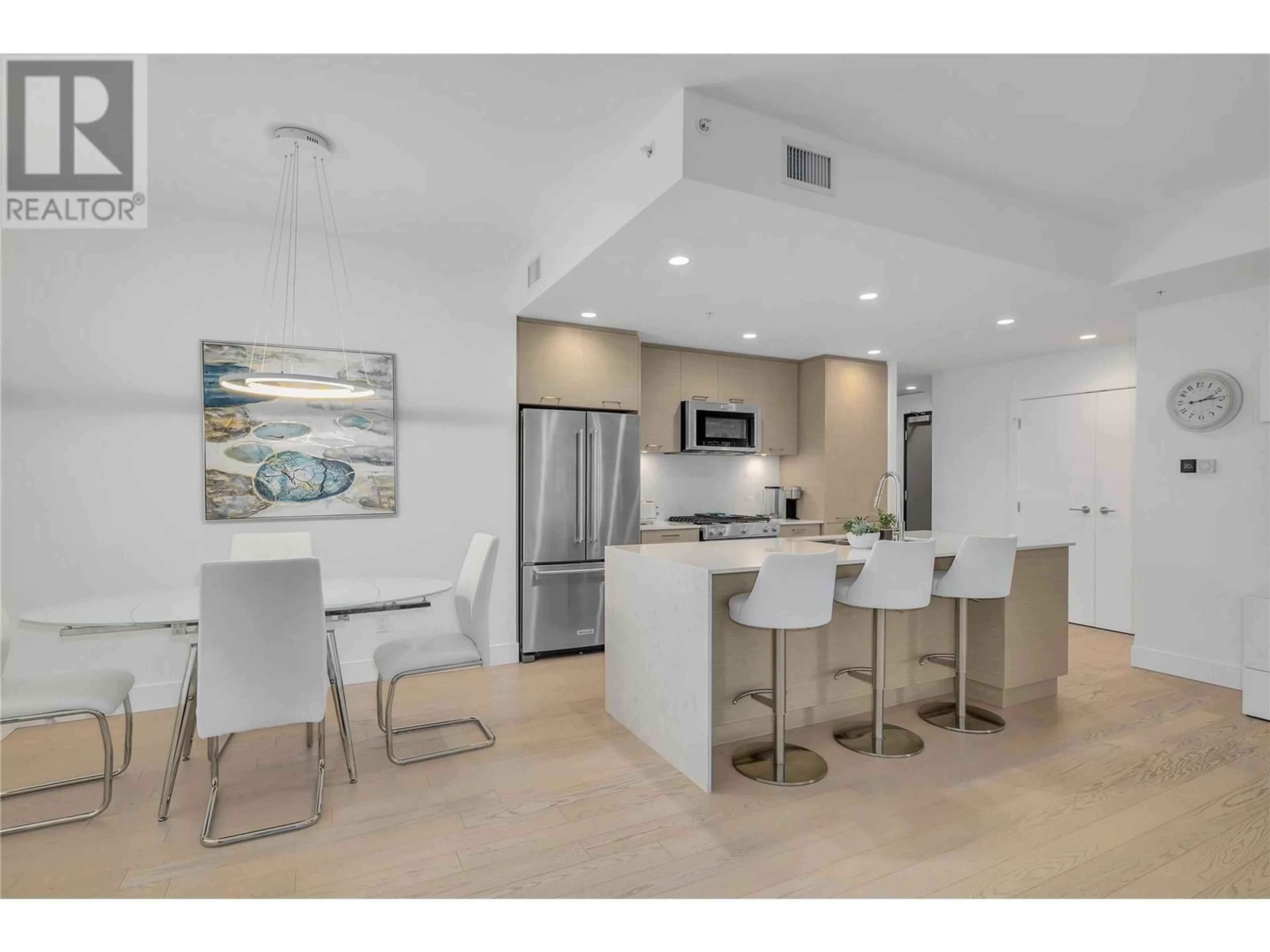 Open concept kitchen for 1191 Sunset Street Unit# 1905, Kelowna British Columbia V1Y0J4