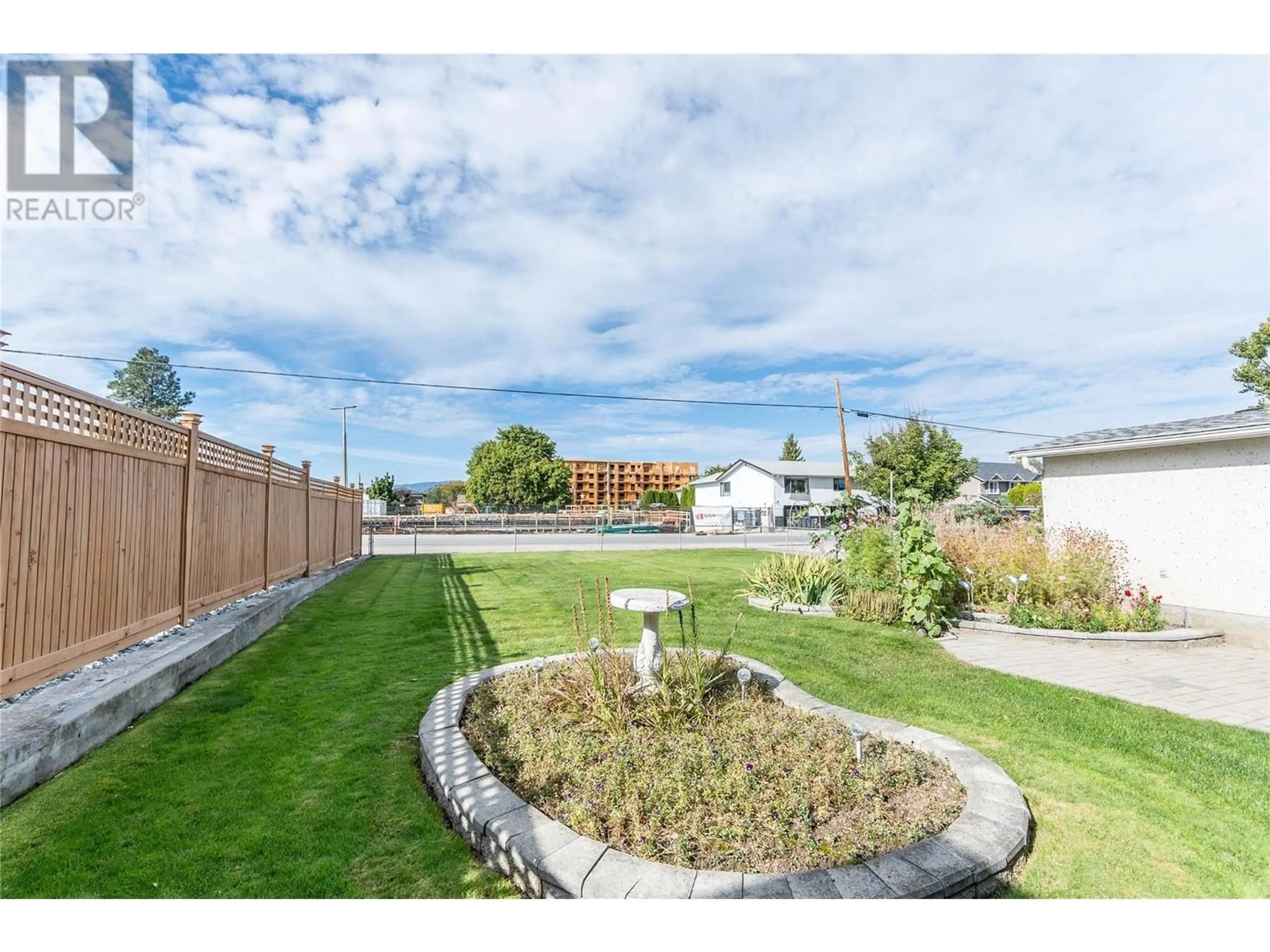 A pic from outside/outdoor area/front of a property/back of a property/a pic from drone, unknown for 500 Mcdonald Road, Kelowna British Columbia V1X3H2