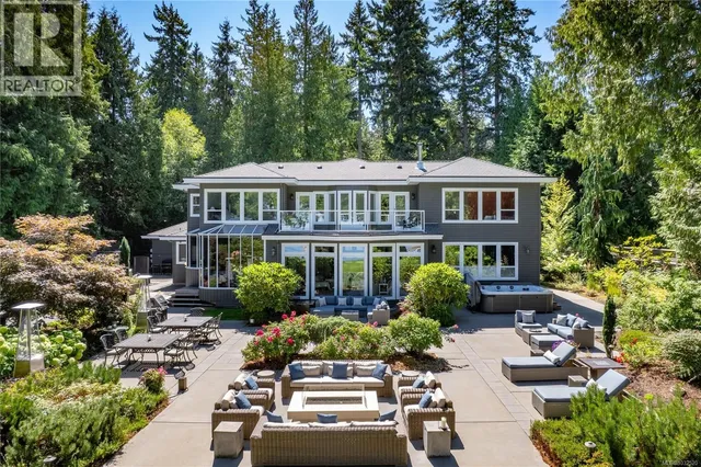 1895 WIDGEON ROAD, Qualicum Beach