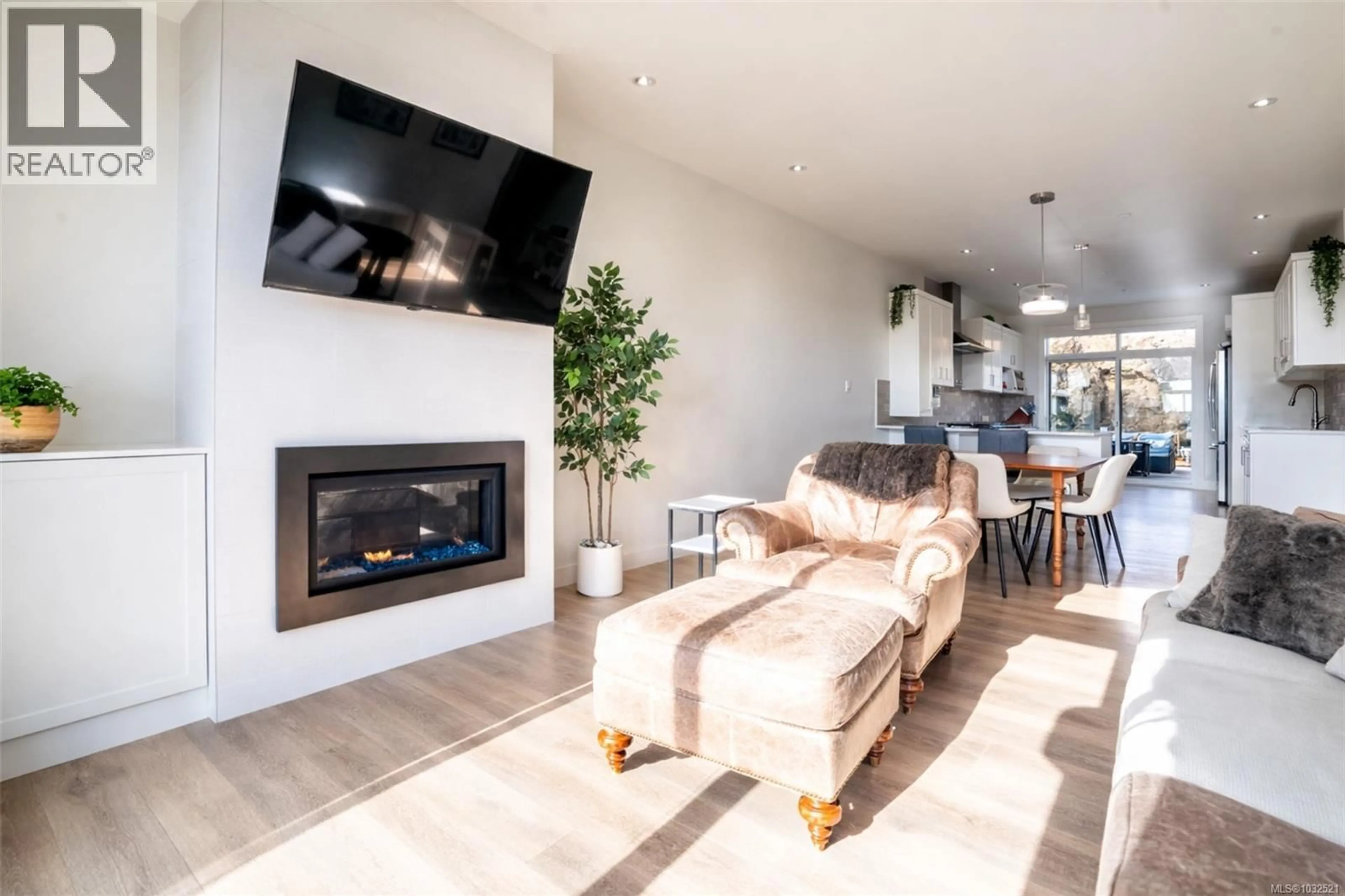 Living room with furniture, unknown for 20 AVANTI PLACE, View Royal British Columbia V8Z0E9