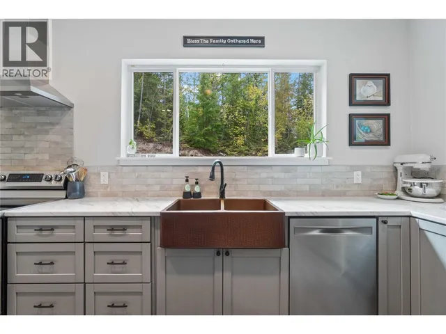 4920 IVY ROAD, Eagle Bay 5