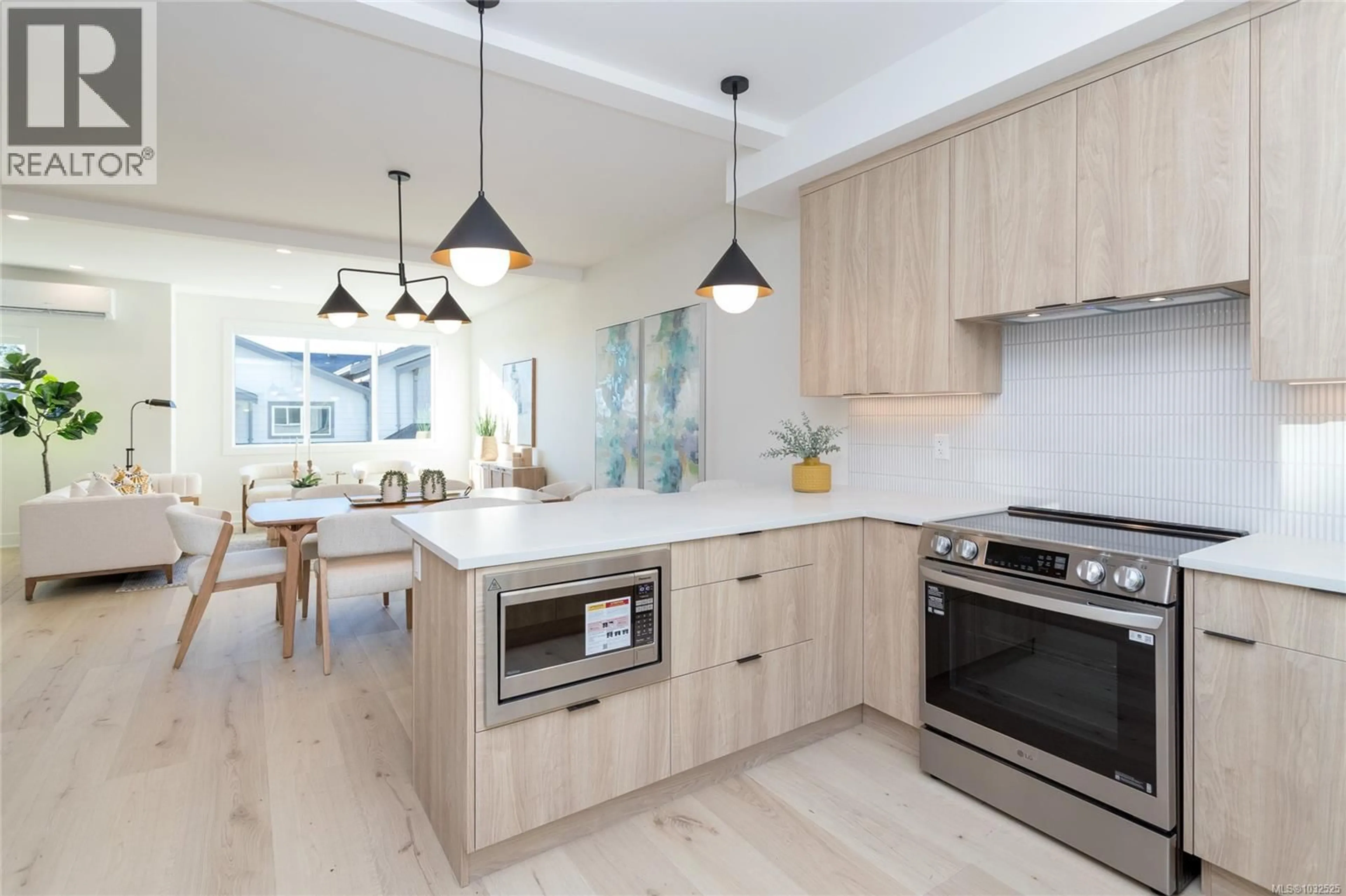 Contemporary kitchen, unknown for 1417 DOLOMITE RIDGE, Langford British Columbia V9B7G1