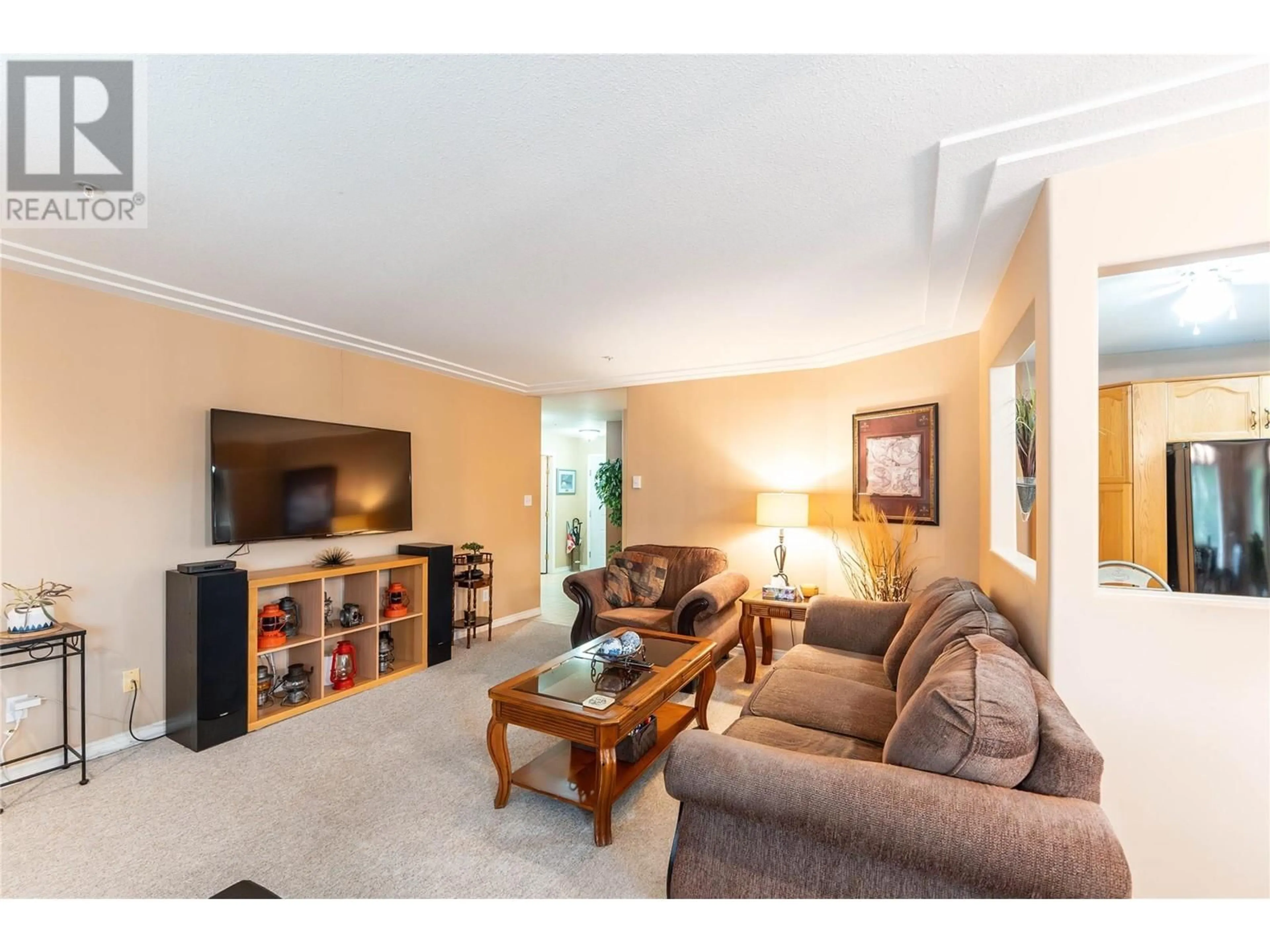 Living room for 315 Whitman Road Unit# 213, Kelowna British Columbia V1V2J4