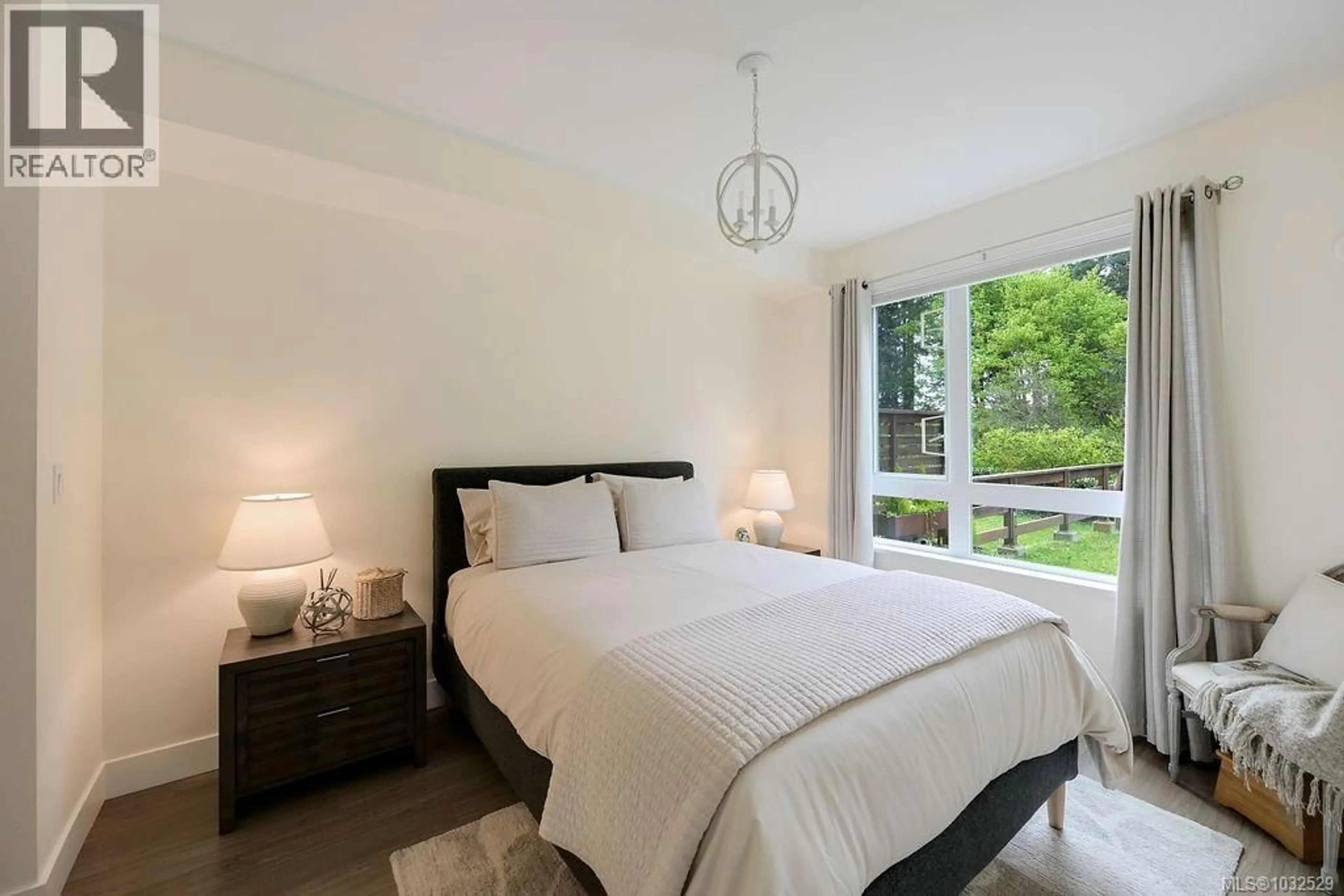 Bedroom with bed, unknown for 111 - 960 REUNION AVENUE, Langford British Columbia V9B0W5