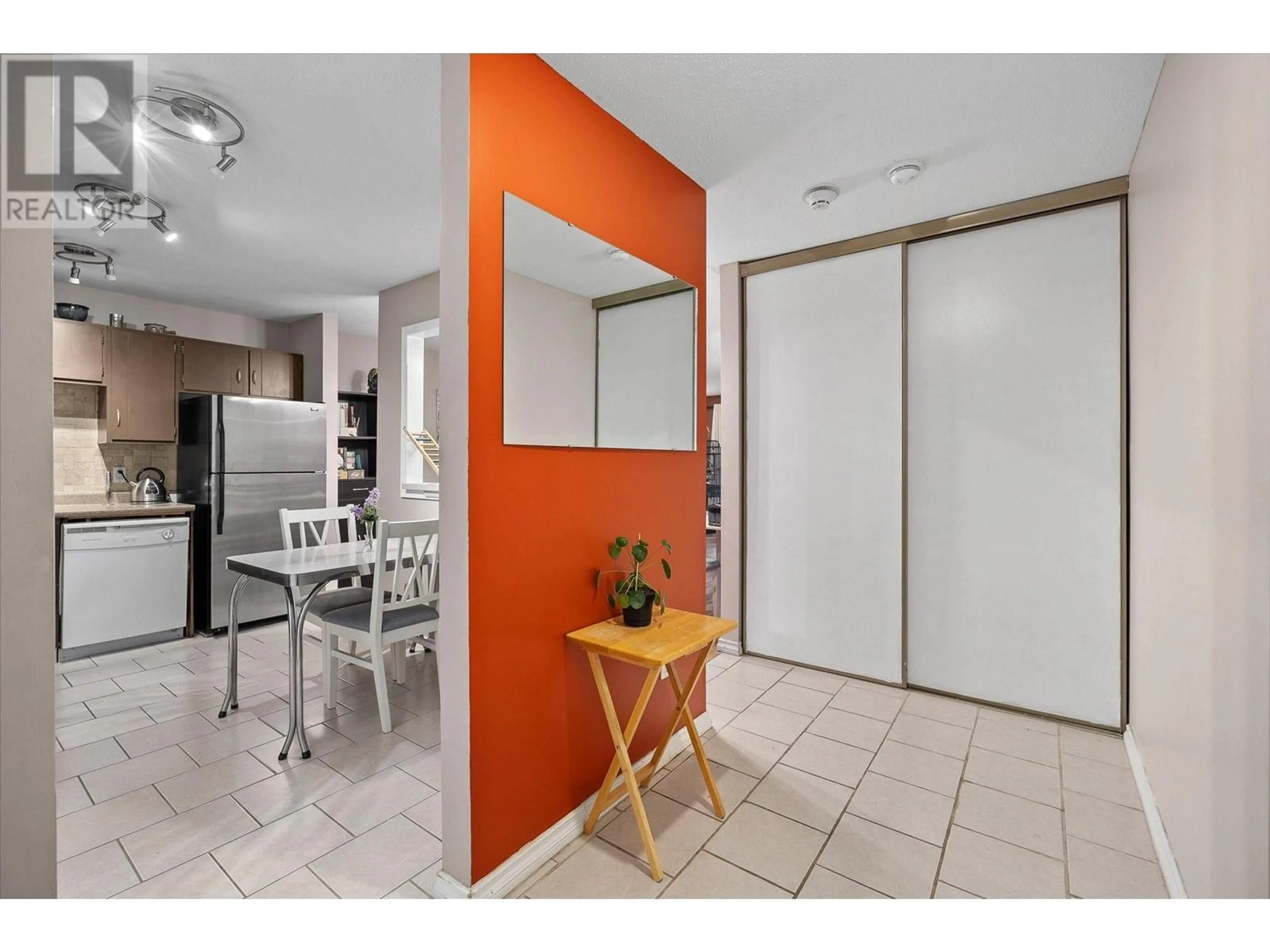 Indoor entryway, ceramic floors for 1640 Ufton Court Unit# 111, Kelowna British Columbia V1Y8L5