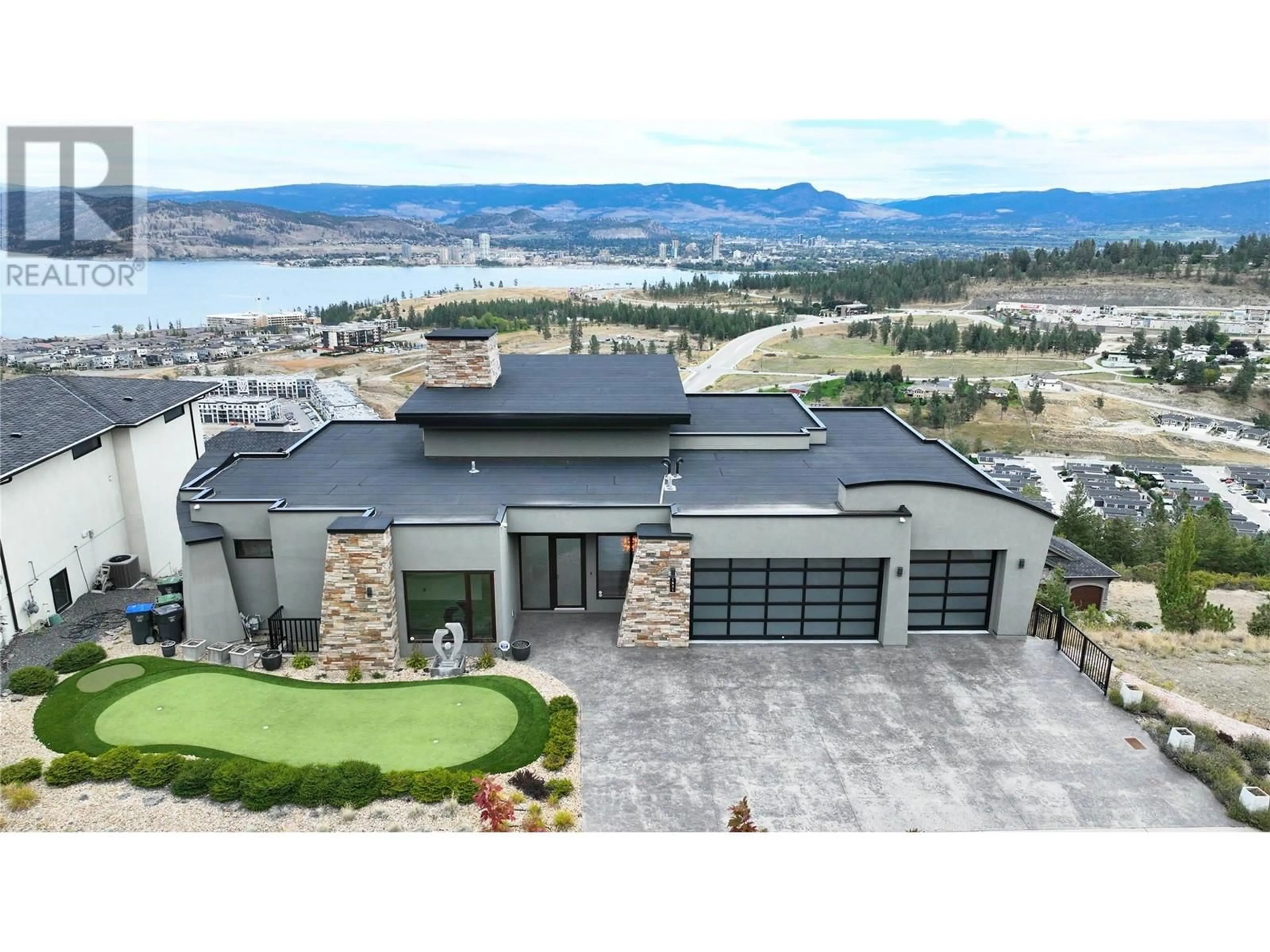 Home with vinyl exterior material for 1851 Diamond View Drive, West Kelowna British Columbia V1Z4B7