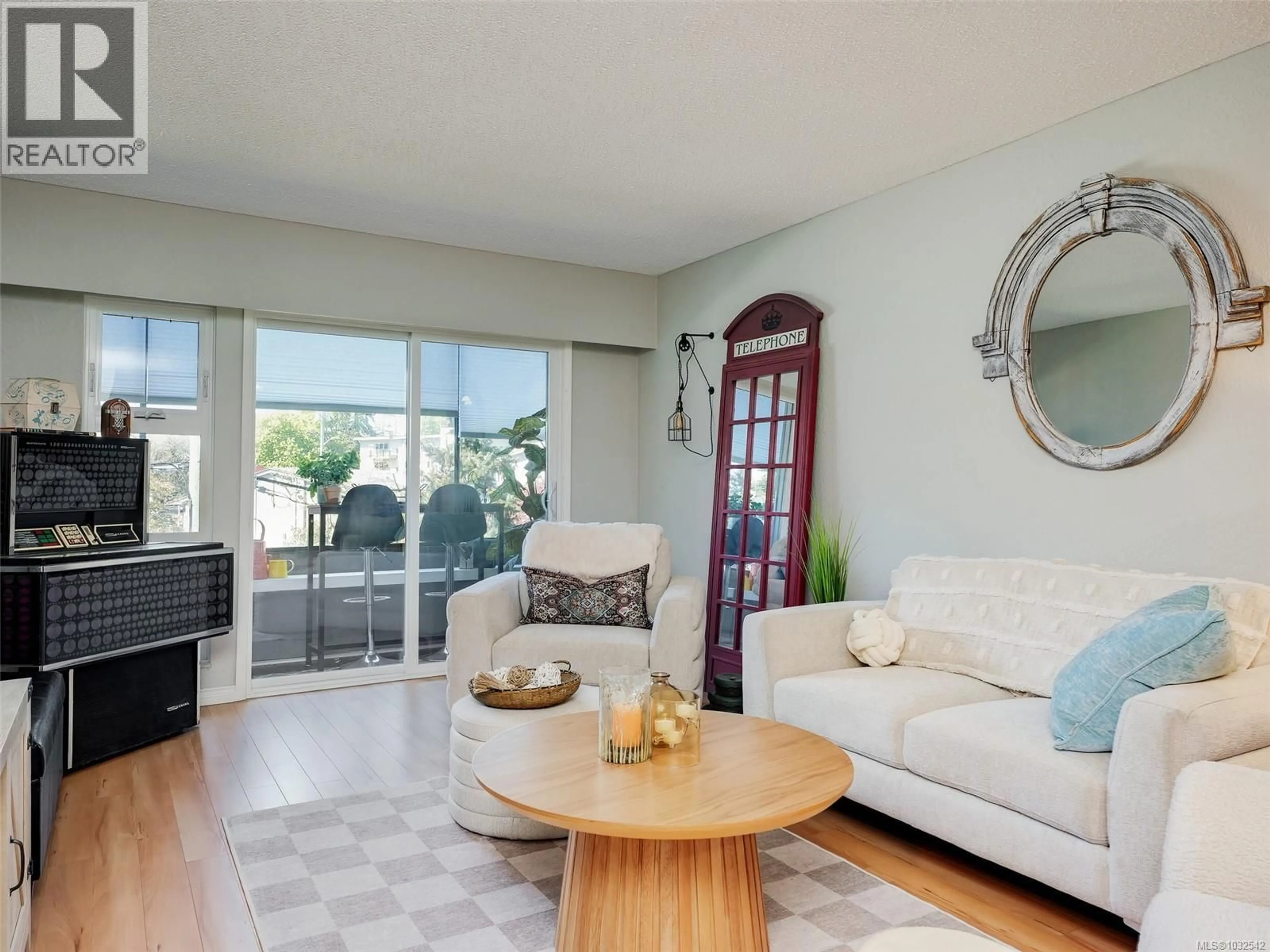 Living room with furniture, unknown for 304 - 1537 MORRISON STREET, Victoria British Columbia V8R4K1