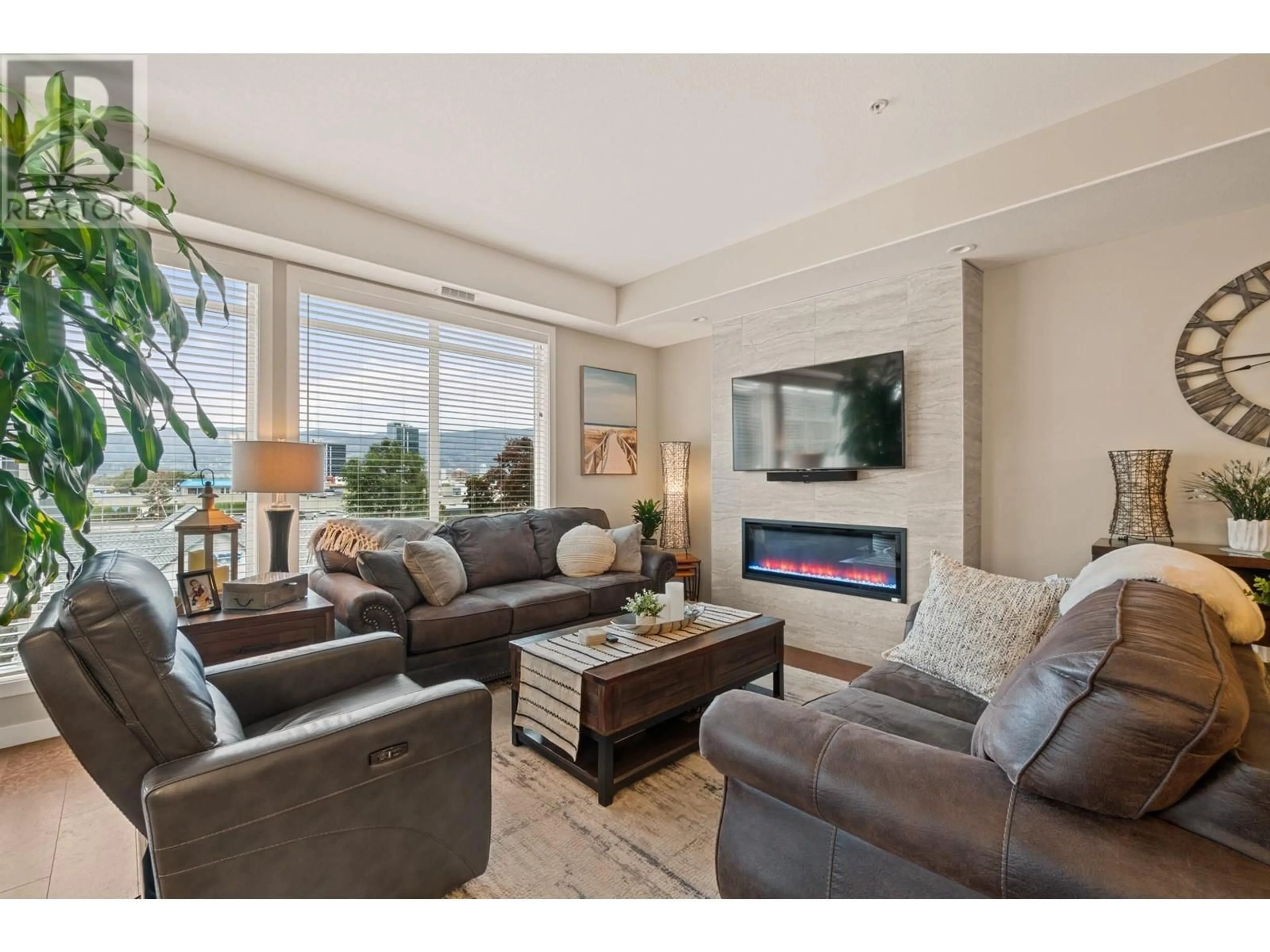 Living room, wood floors for 1933 Ambrosi Road Unit# 302, Kelowna British Columbia V1Y4S1