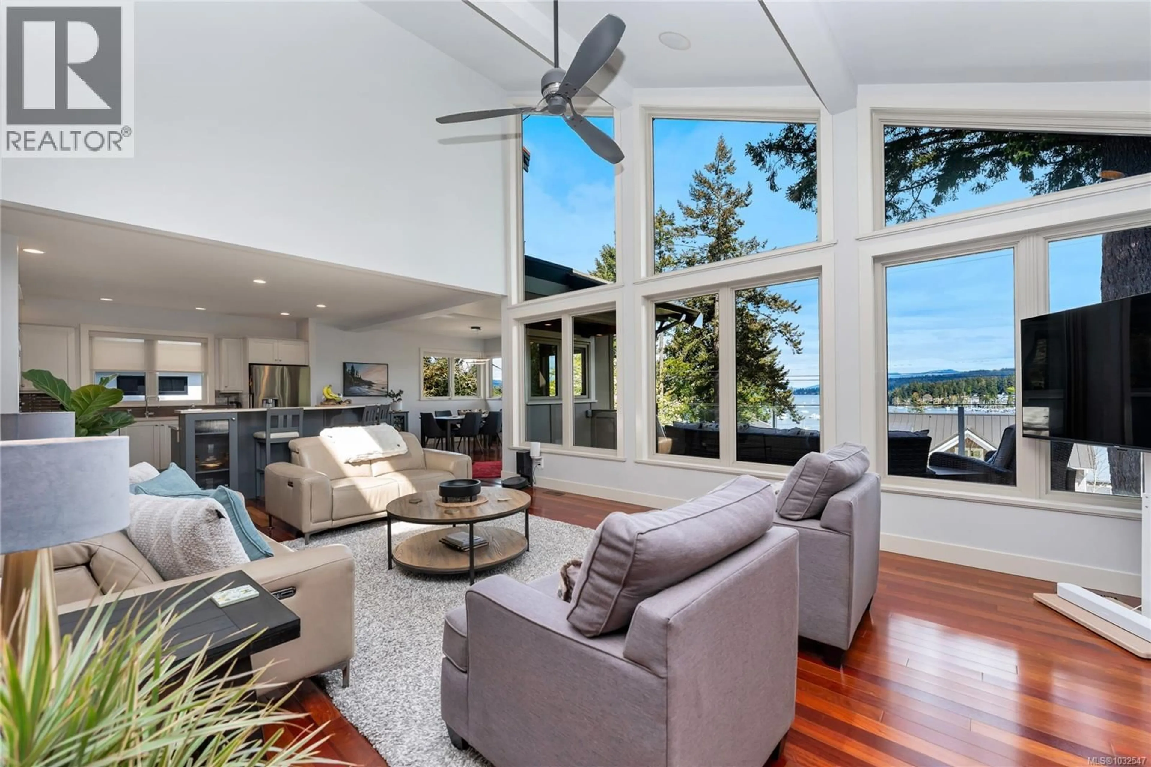 Living room with furniture, unknown for 759 SEA DRIVE, Central Saanich British Columbia V8M1B1