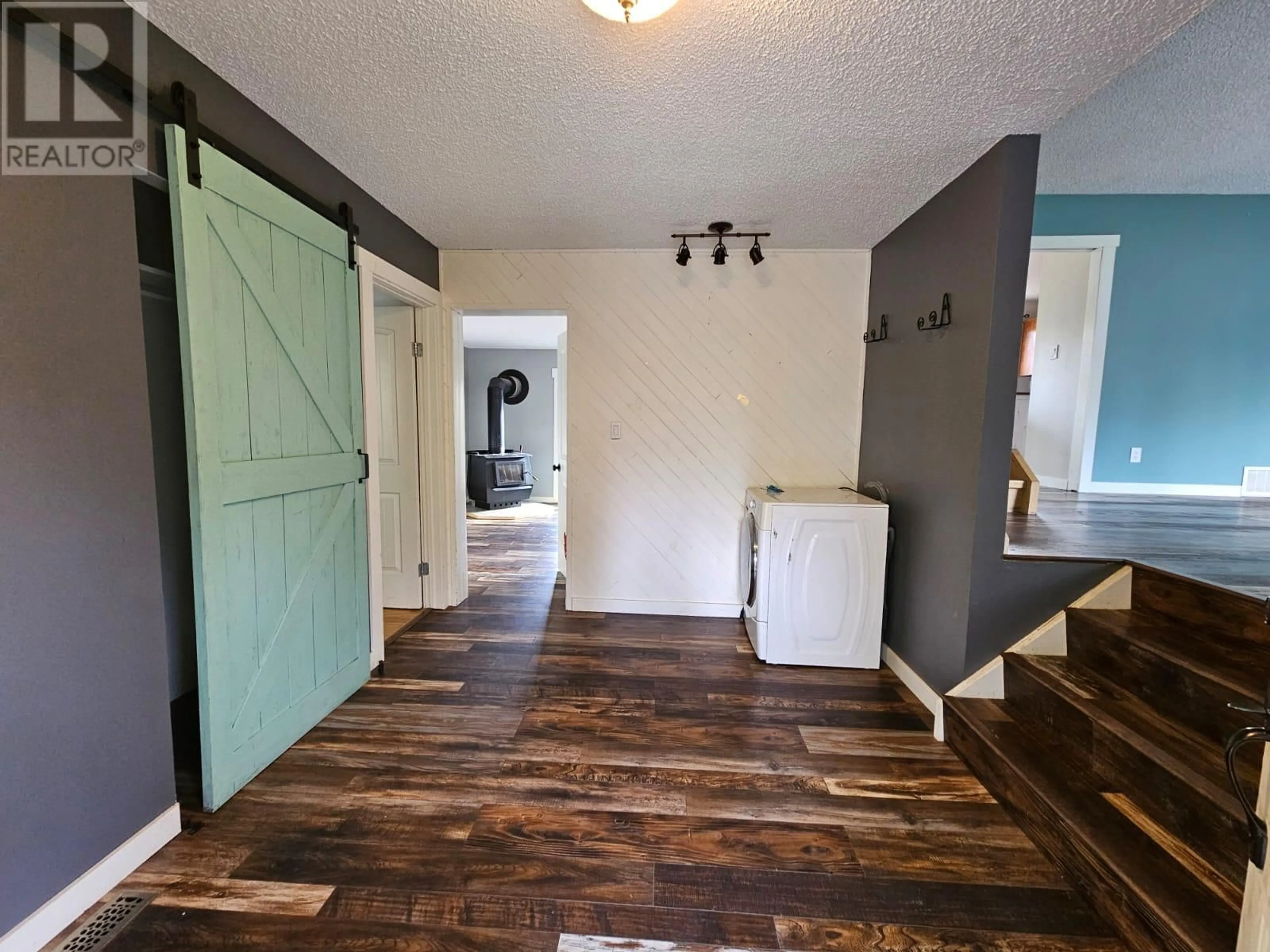 Indoor entryway, wood floors for 3431 SPRUCE Road, Chetwynd British Columbia V0C1J0