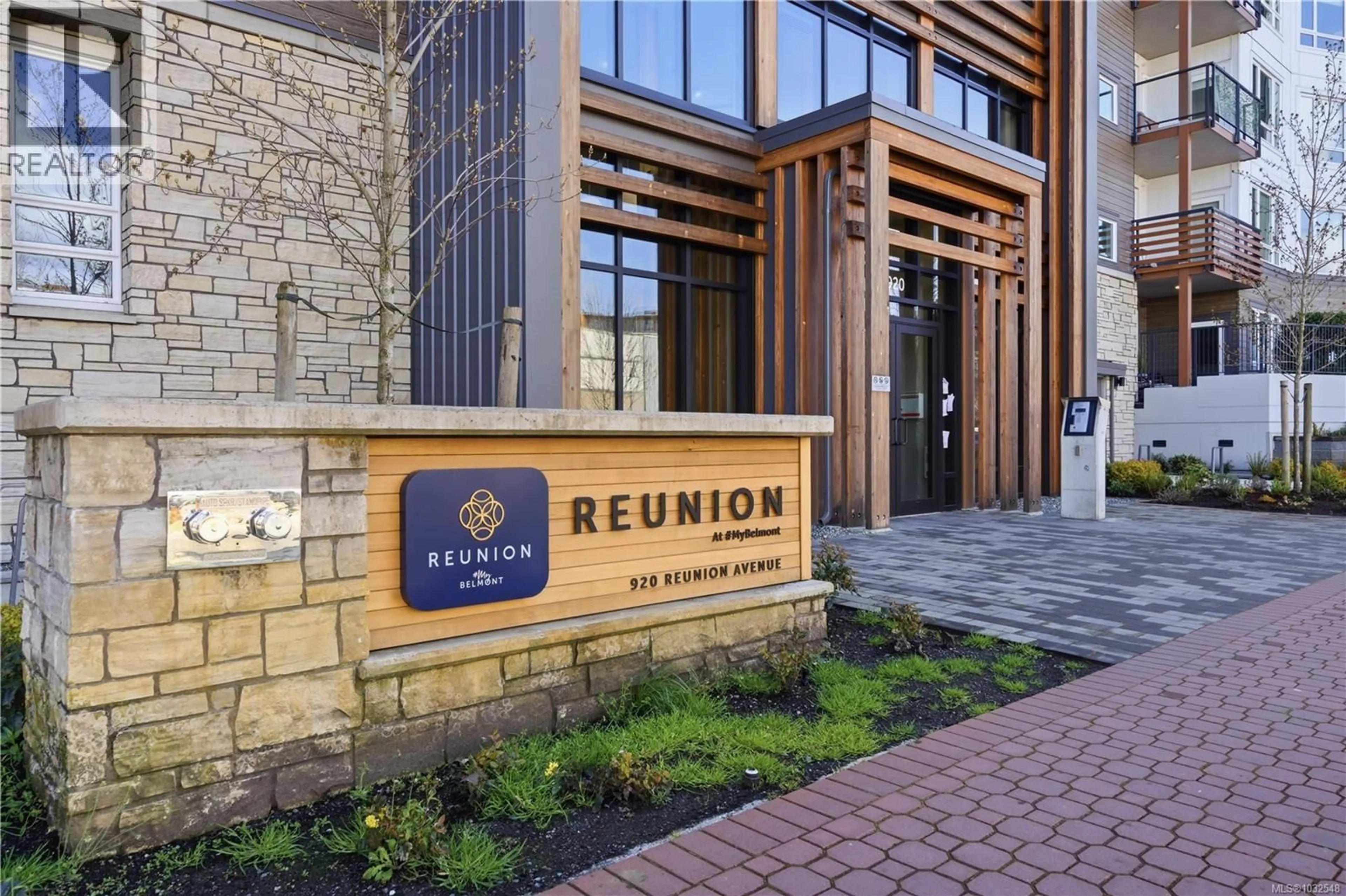 Indoor foyer for 130 - 920 REUNION AVENUE, Langford British Columbia V9B3Y7