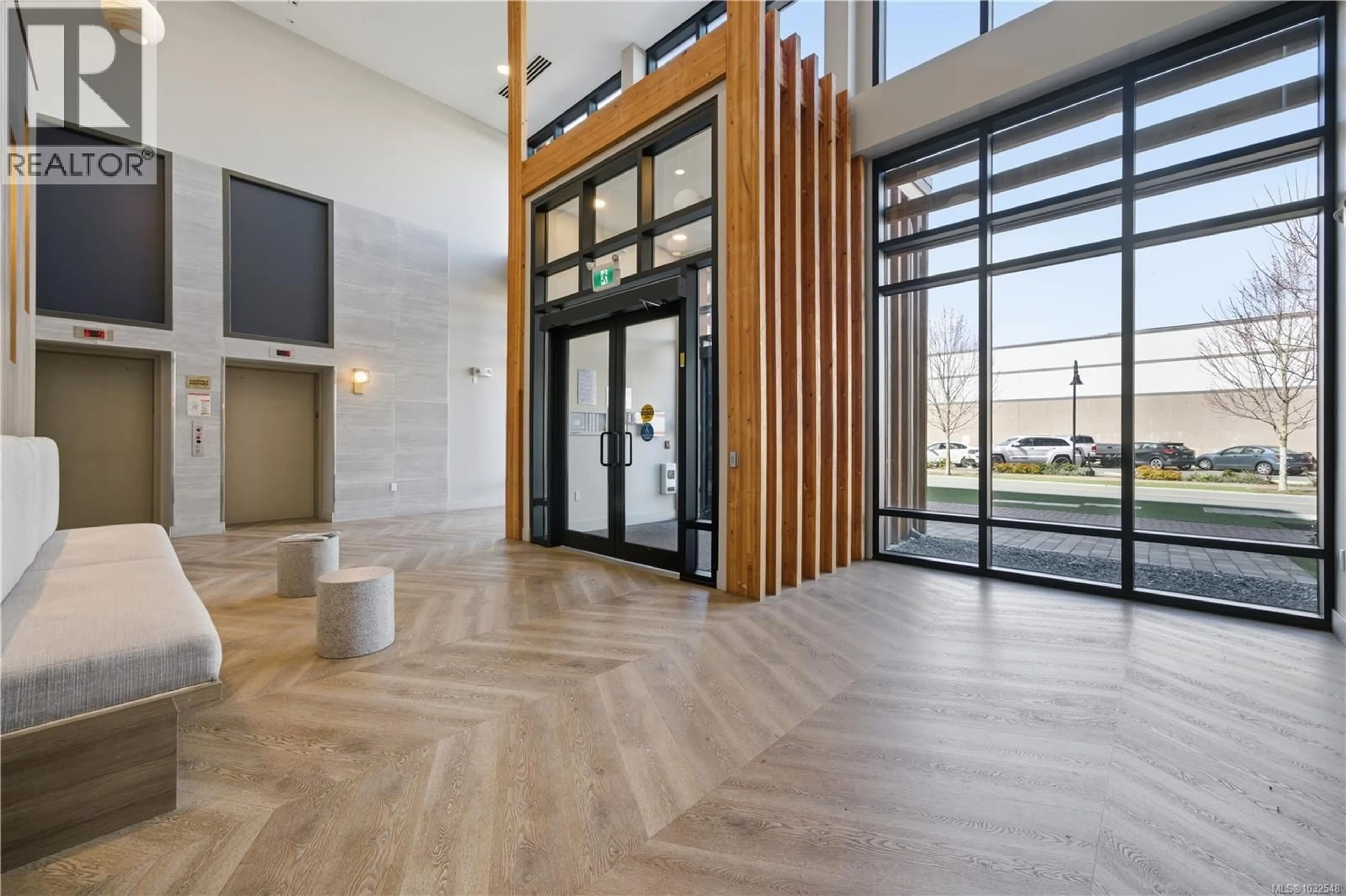 Indoor foyer for 130 - 920 REUNION AVENUE, Langford British Columbia V9B3Y7