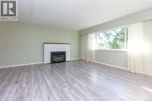 2254 AMHERST AVENUE, Sidney 4