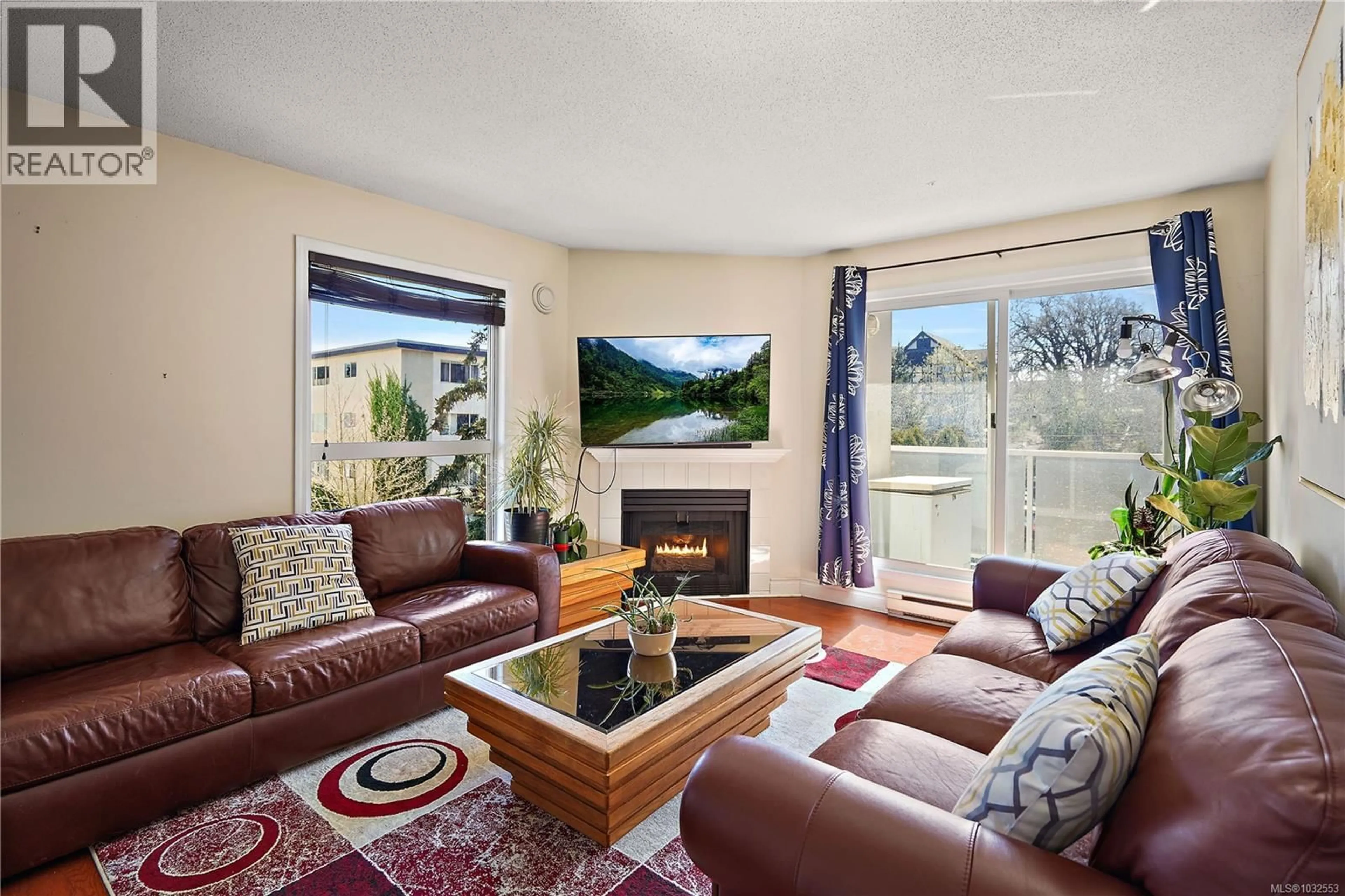 Living room with furniture, unknown for 410 - 2529 WARK STREET, Victoria British Columbia V8T4G7