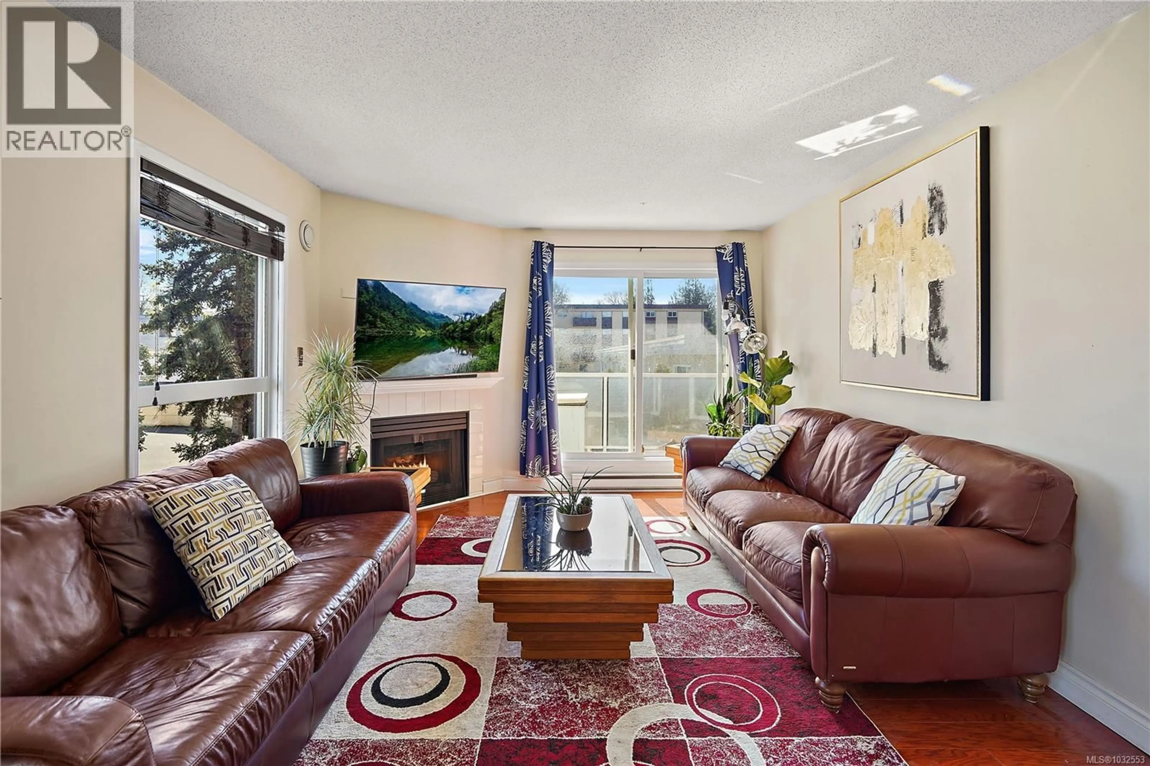 Living room with furniture, unknown for 410 - 2529 WARK STREET, Victoria British Columbia V8T4G7