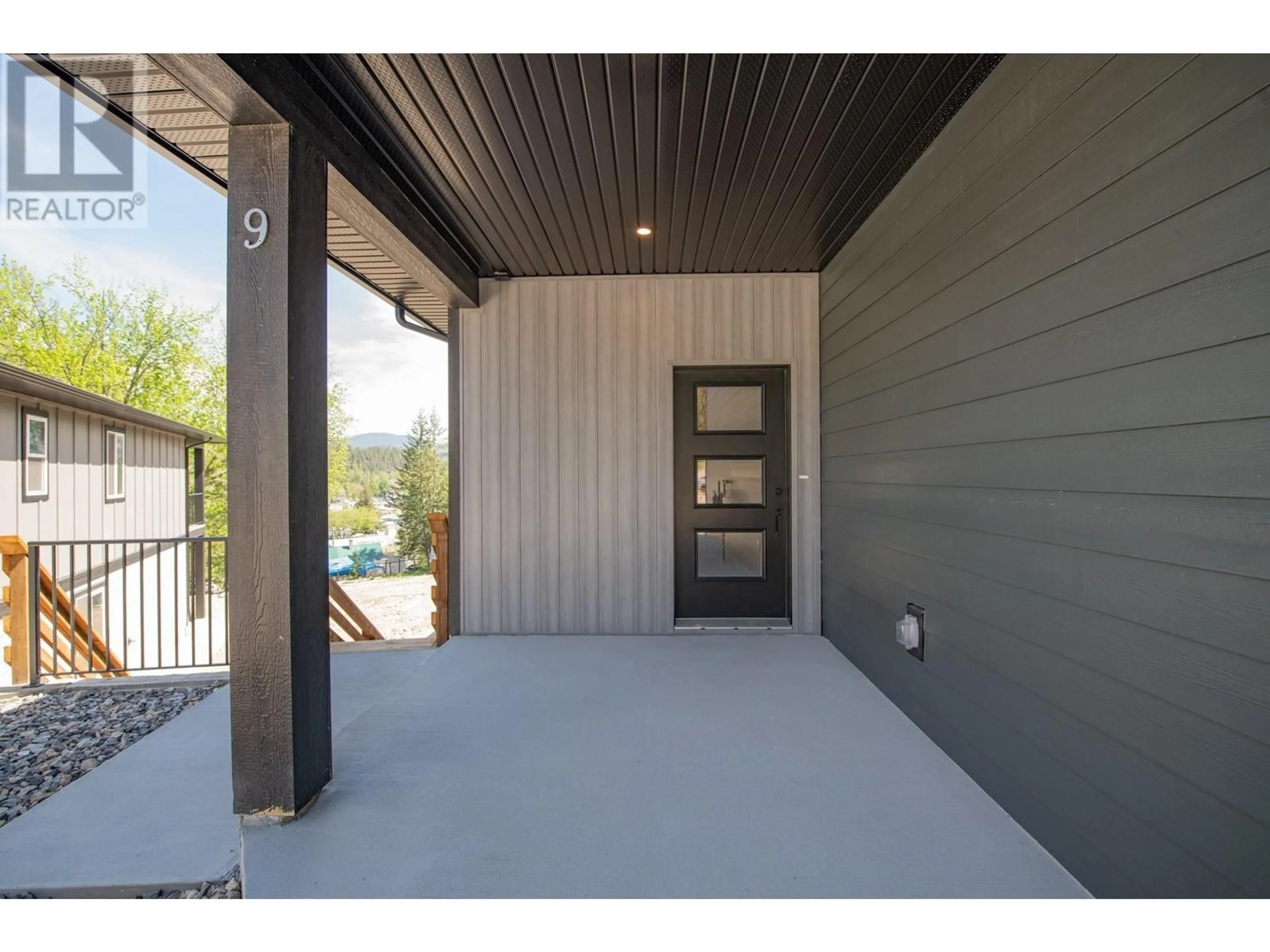 Indoor entryway, wood floors for 2508 Shuswap Avenue Unit# 9, Lumby British Columbia V0E2G5