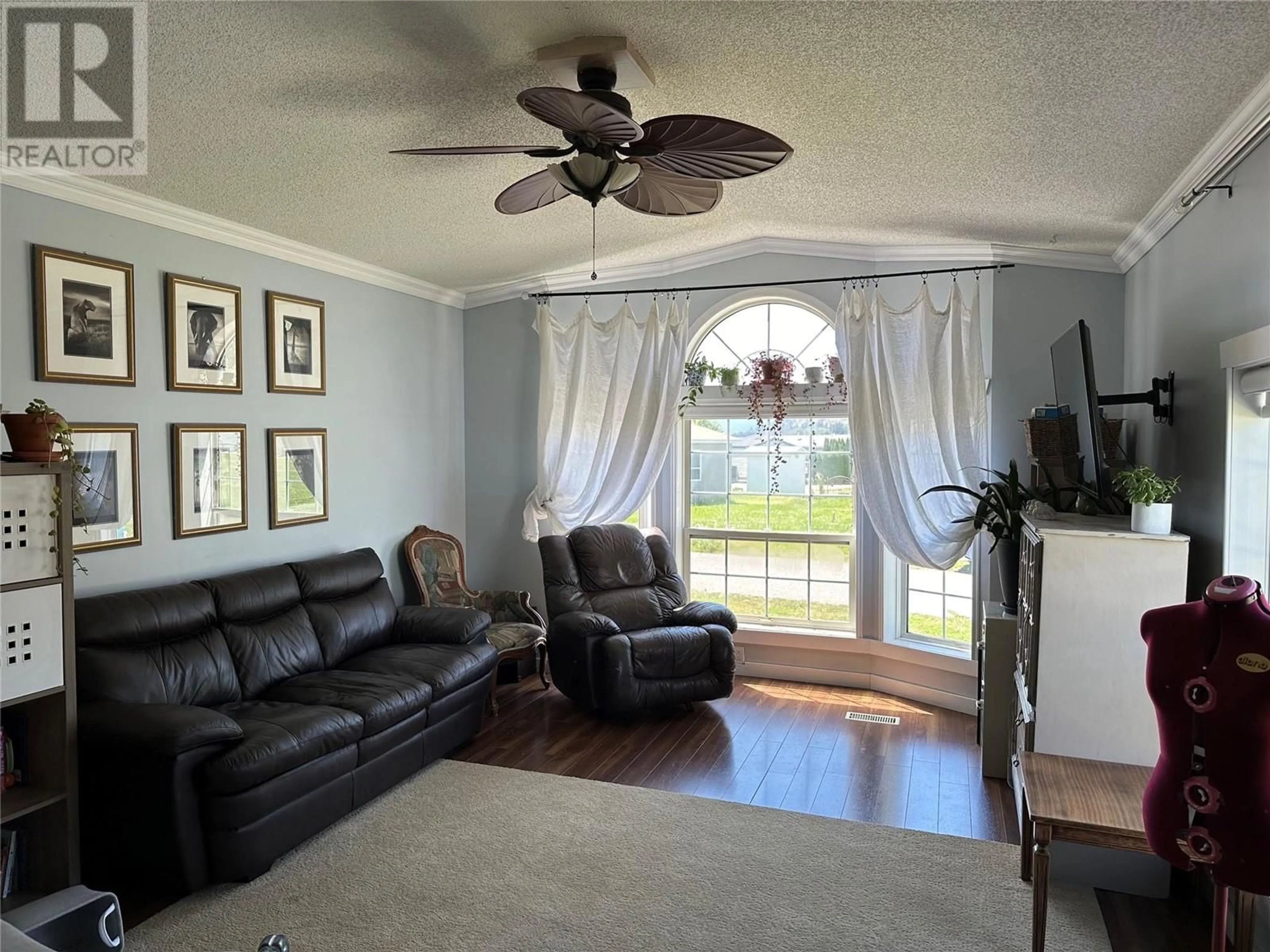 Living room, wood floors for 2035 Boucherie Road Unit# 11, West Kelowna British Columbia V4T1Z6