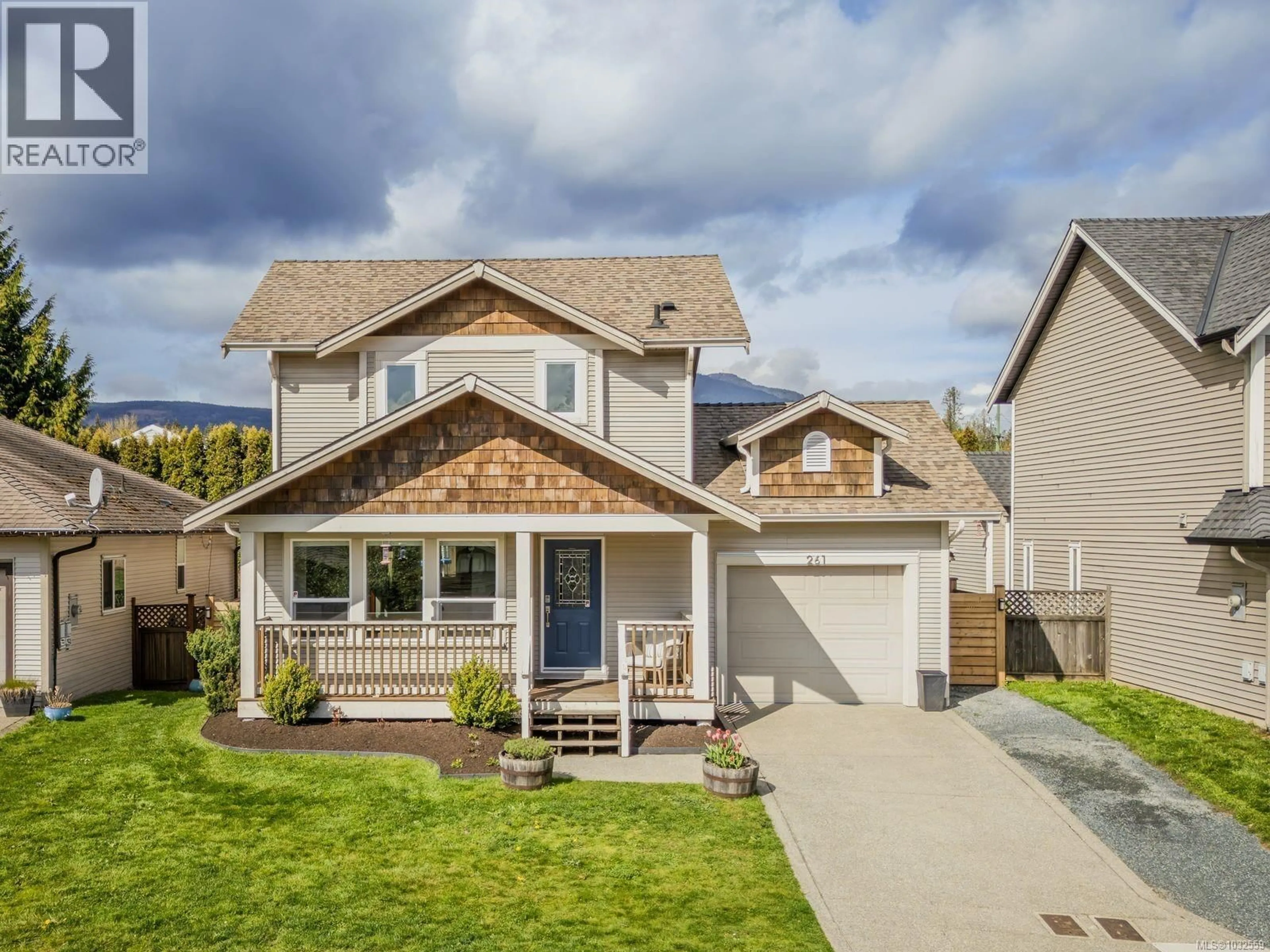 Home with vinyl exterior material, street for 261 APPLEGREEN AVENUE, Nanaimo British Columbia V9R0A6