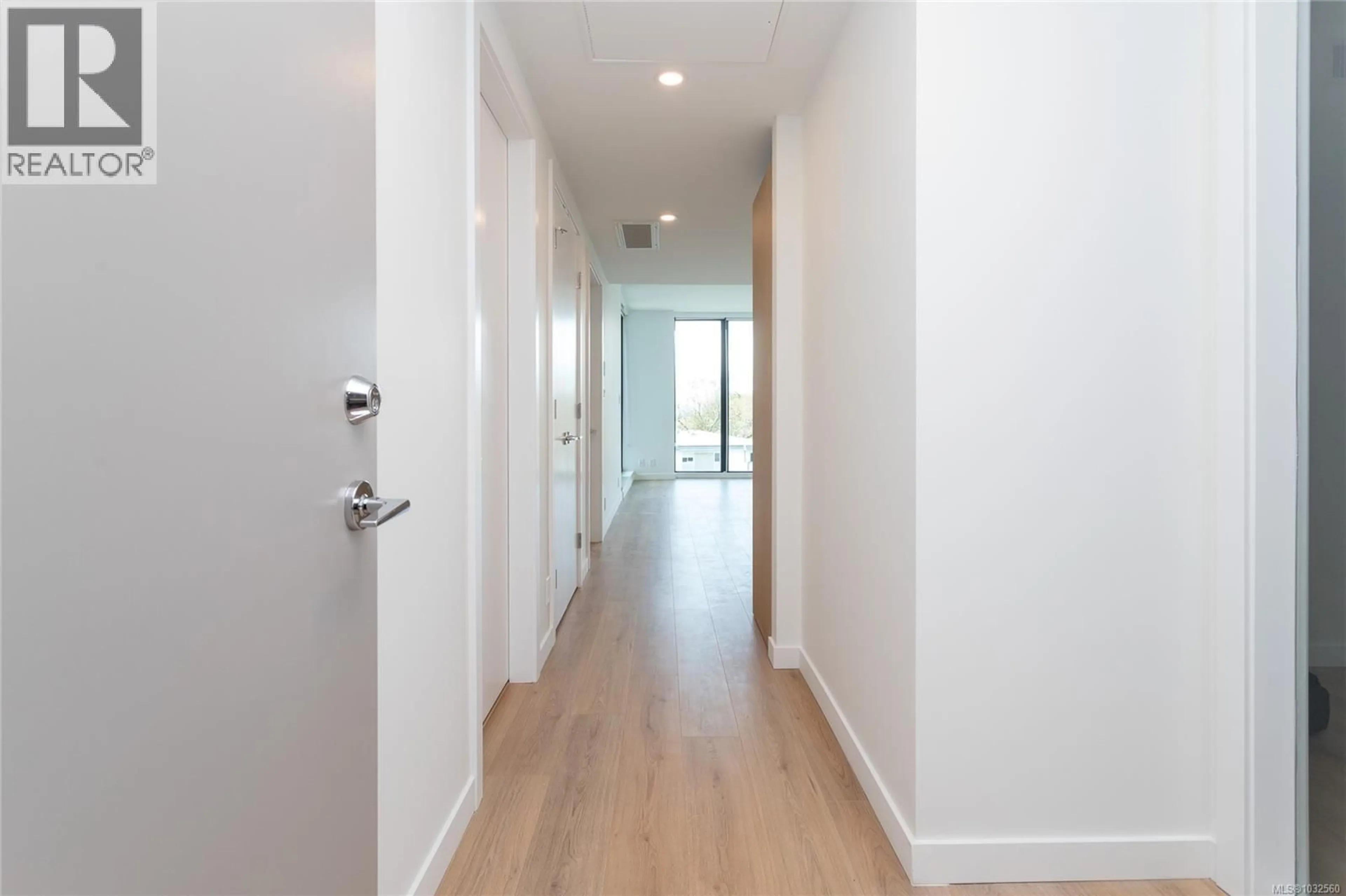 Indoor entryway for 503 - 899 ESQUIMALT ROAD, Esquimalt British Columbia V9A3M5