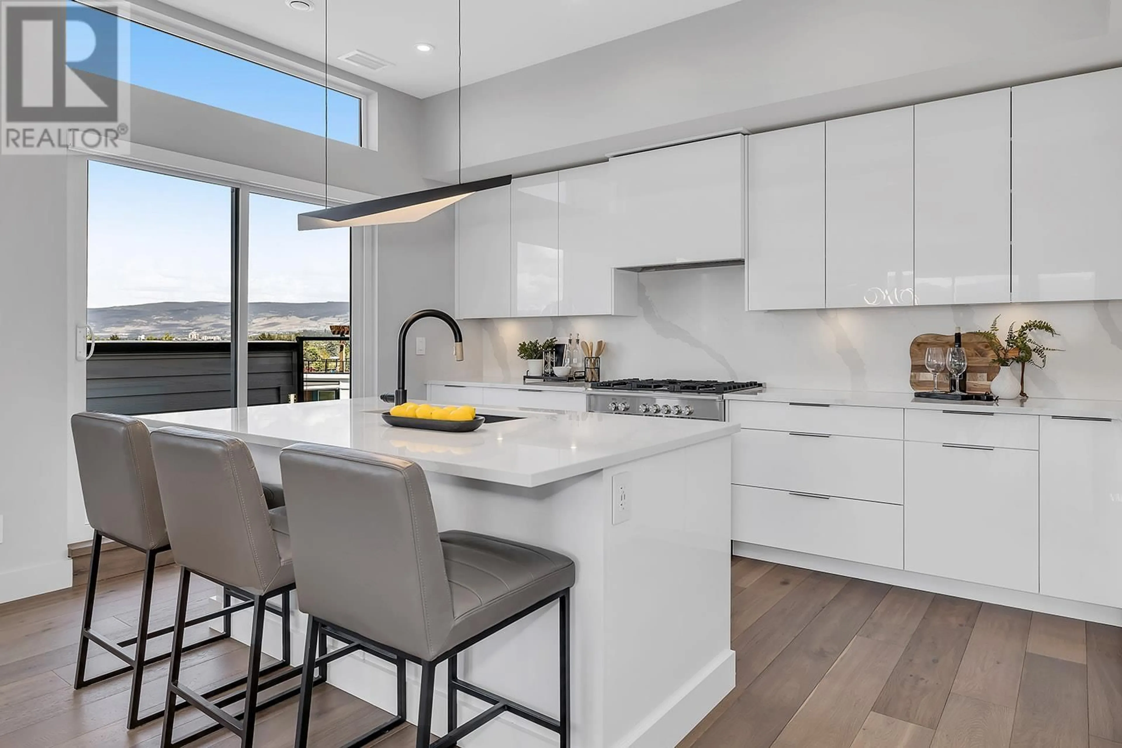 Open concept kitchen, ceramic/tile floor for 701B - 3634 MISSION SPRINGS DRIVE, Kelowna British Columbia V1W5L1