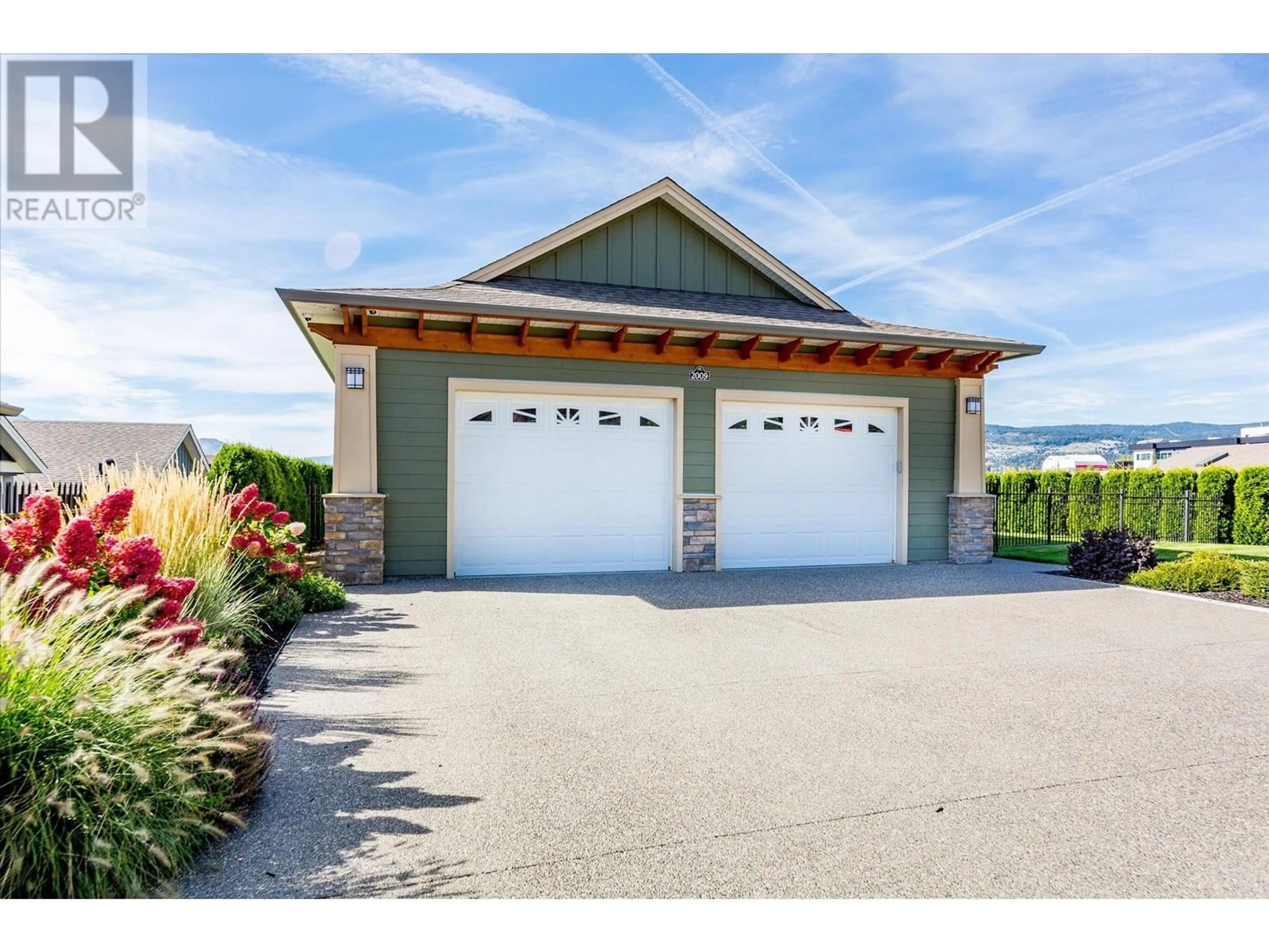 Indoor garage for 2009 Caroline Way, Westbank British Columbia V4T0A9