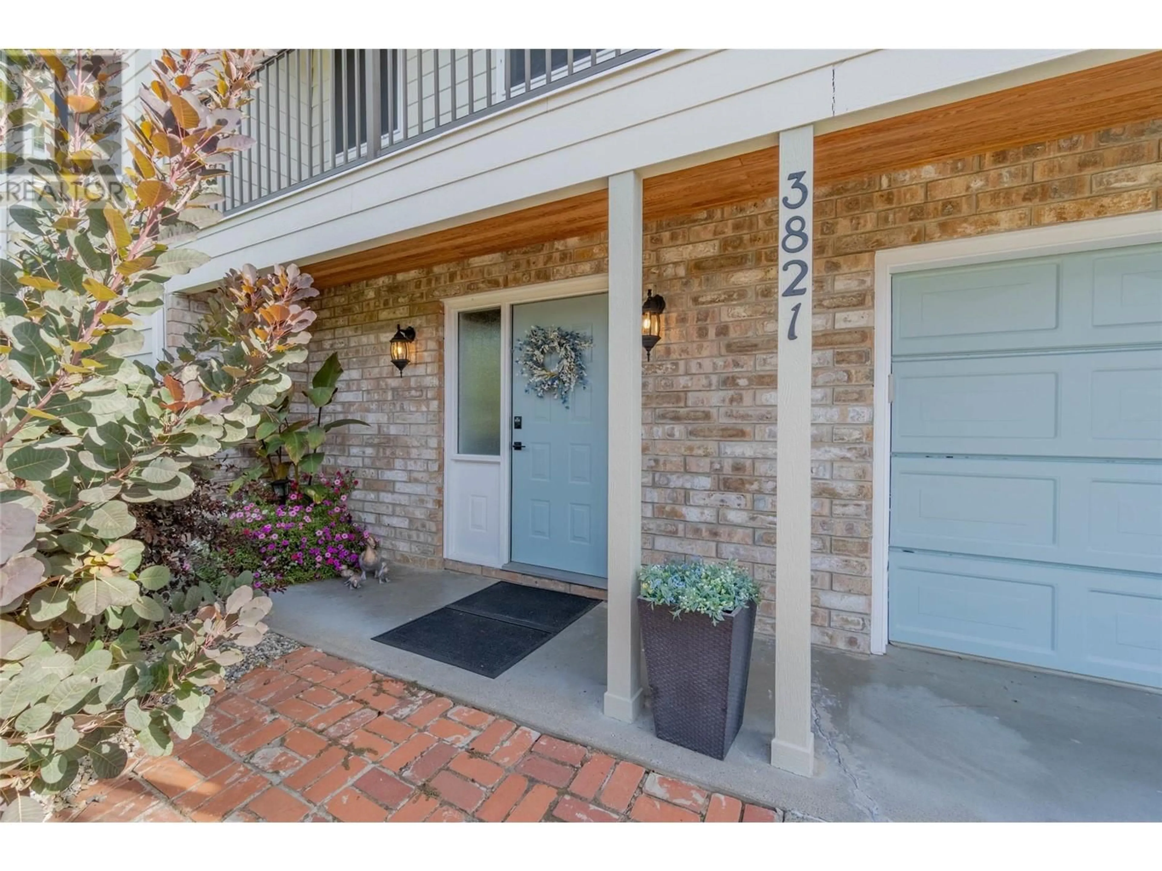 Indoor entryway for 3821 35TH Street, Osoyoos British Columbia V0H1V6