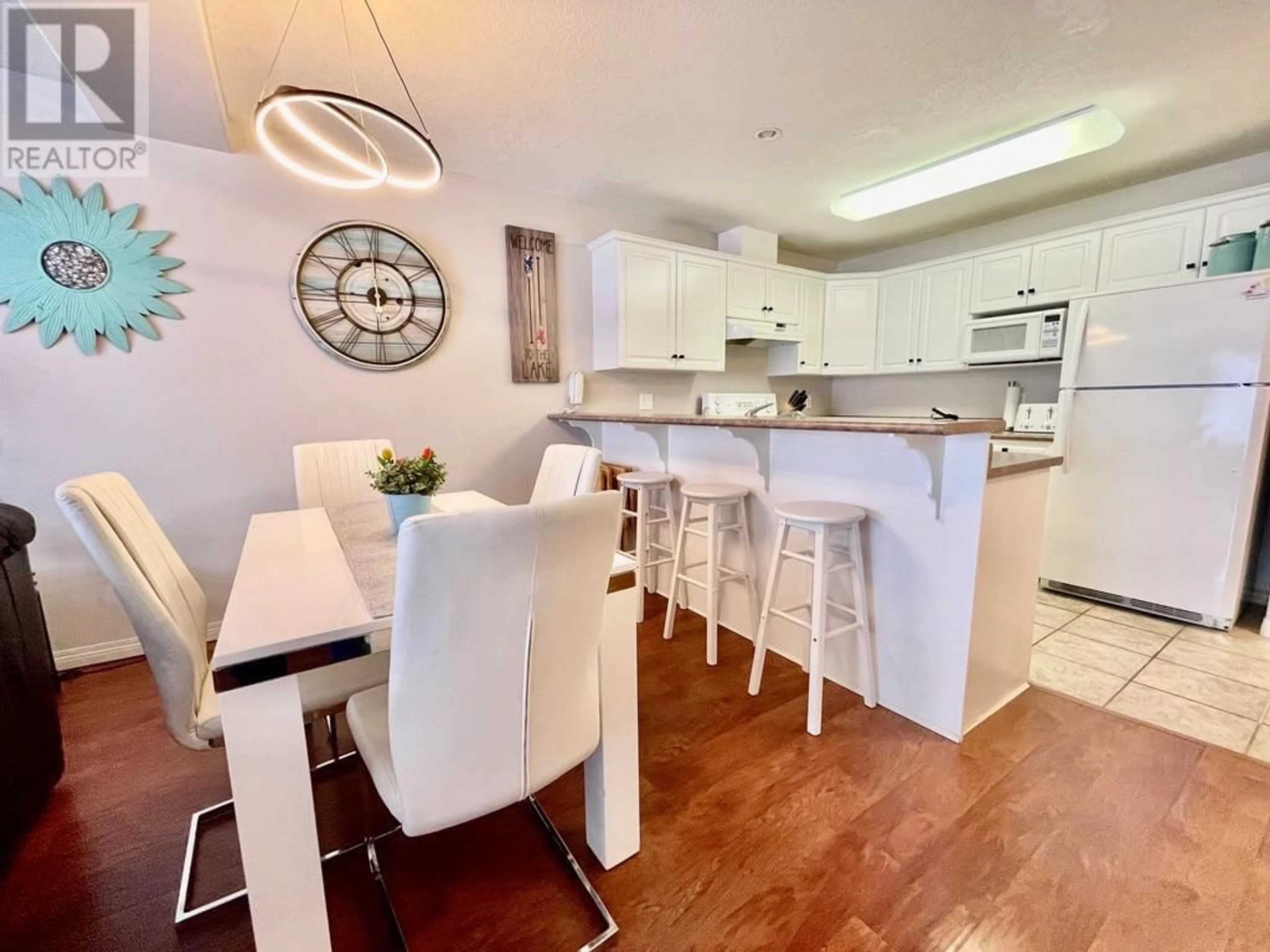 Open concept kitchen for 1002 Riverside Avenue Unit# 103, Sicamous British Columbia V0E2V1