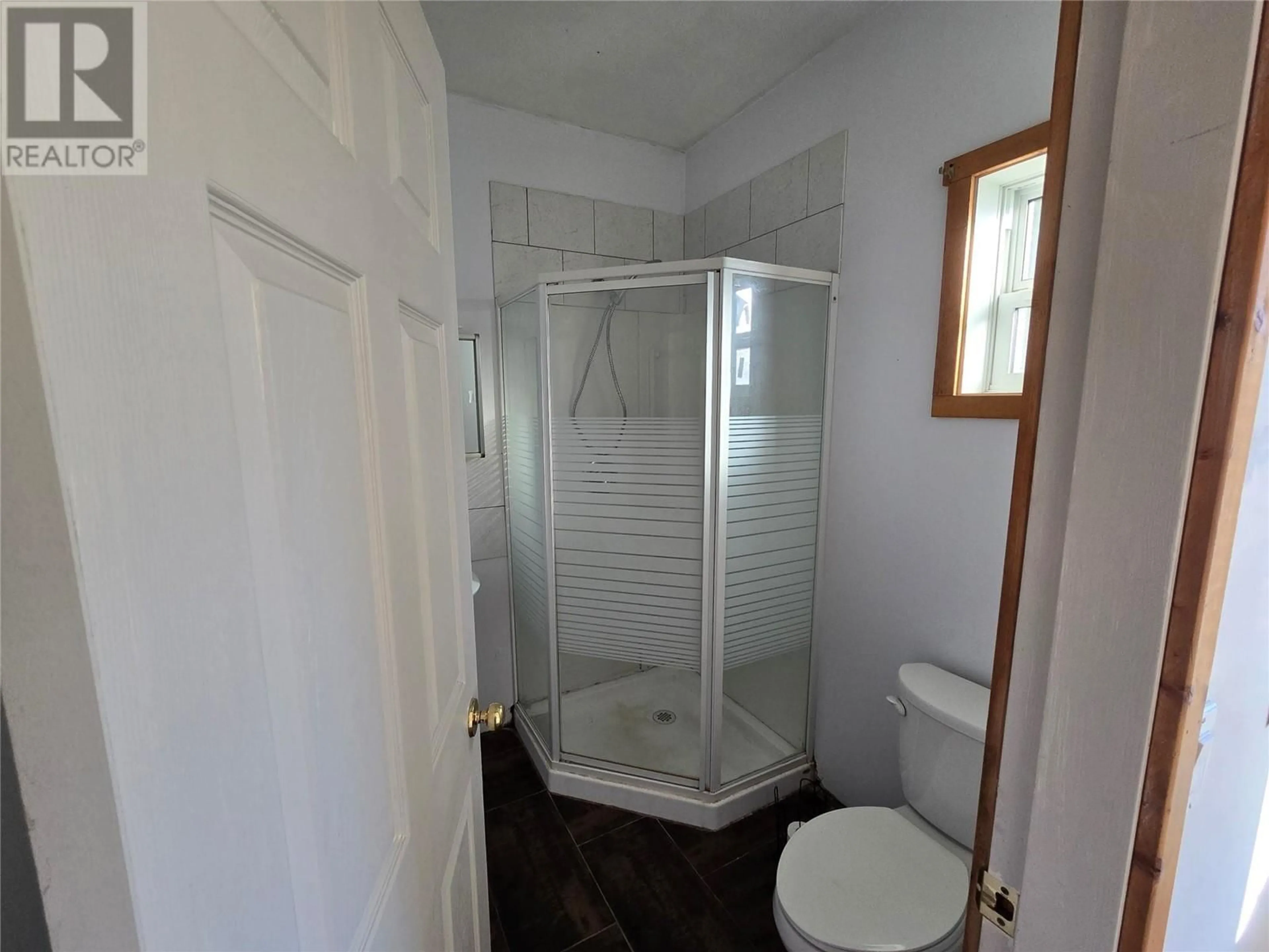 Standard bathroom, unknown floor for 1746 Vernon Street, Lumby British Columbia V0E2G0