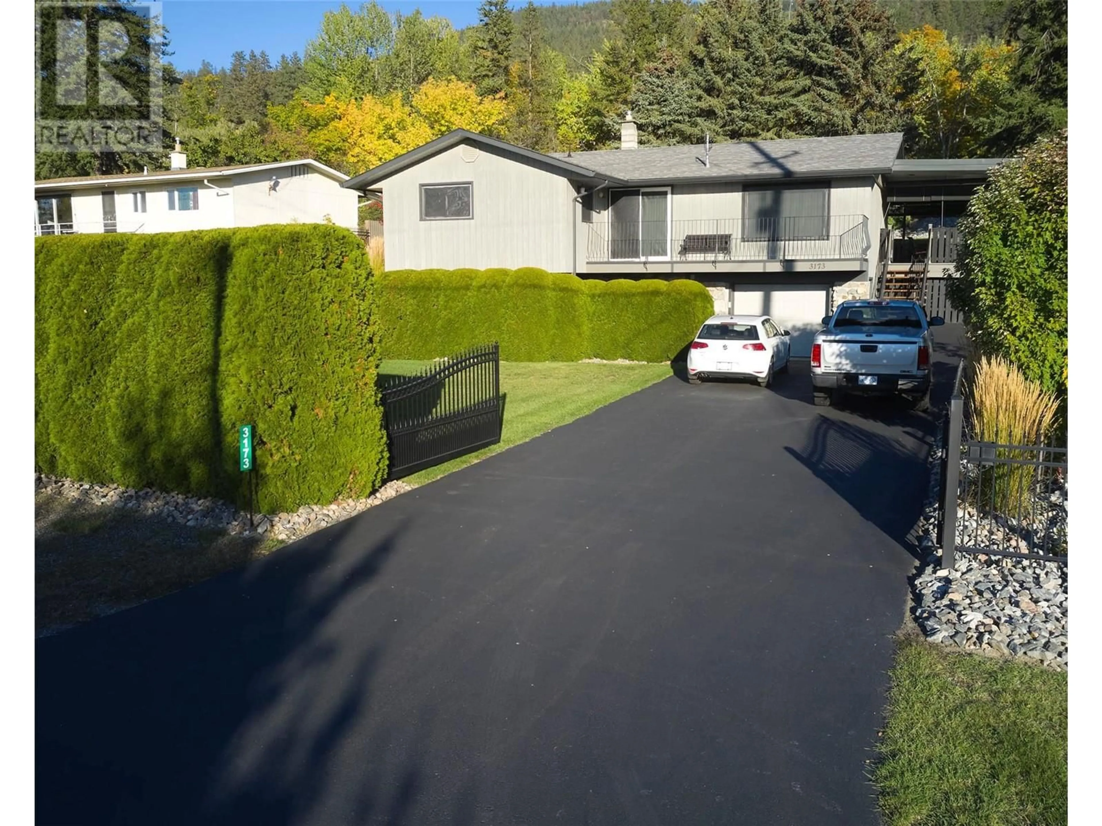 Frontside or backside of a home, the street view for 3173 Phillips Road, Vernon British Columbia V1B3H6