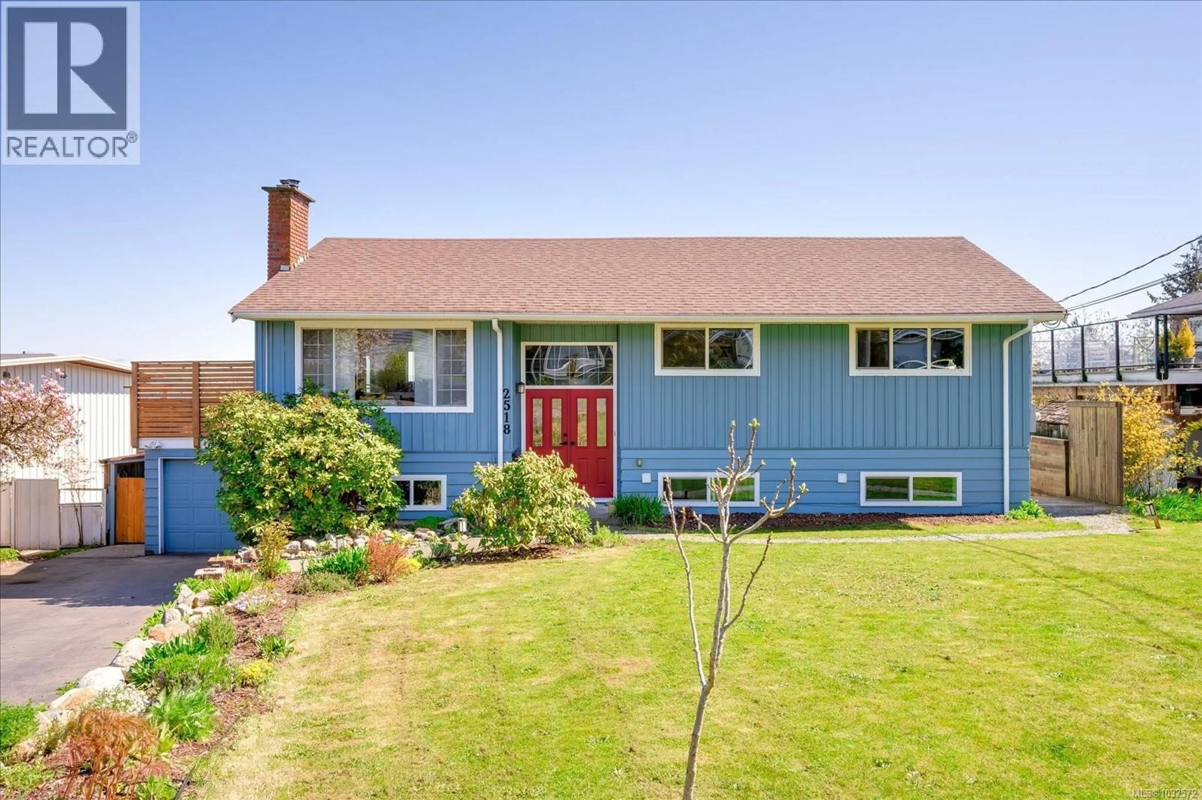 Home with vinyl exterior material, street for 2518 COSGROVE CRESCENT, Nanaimo British Columbia V9S3P3