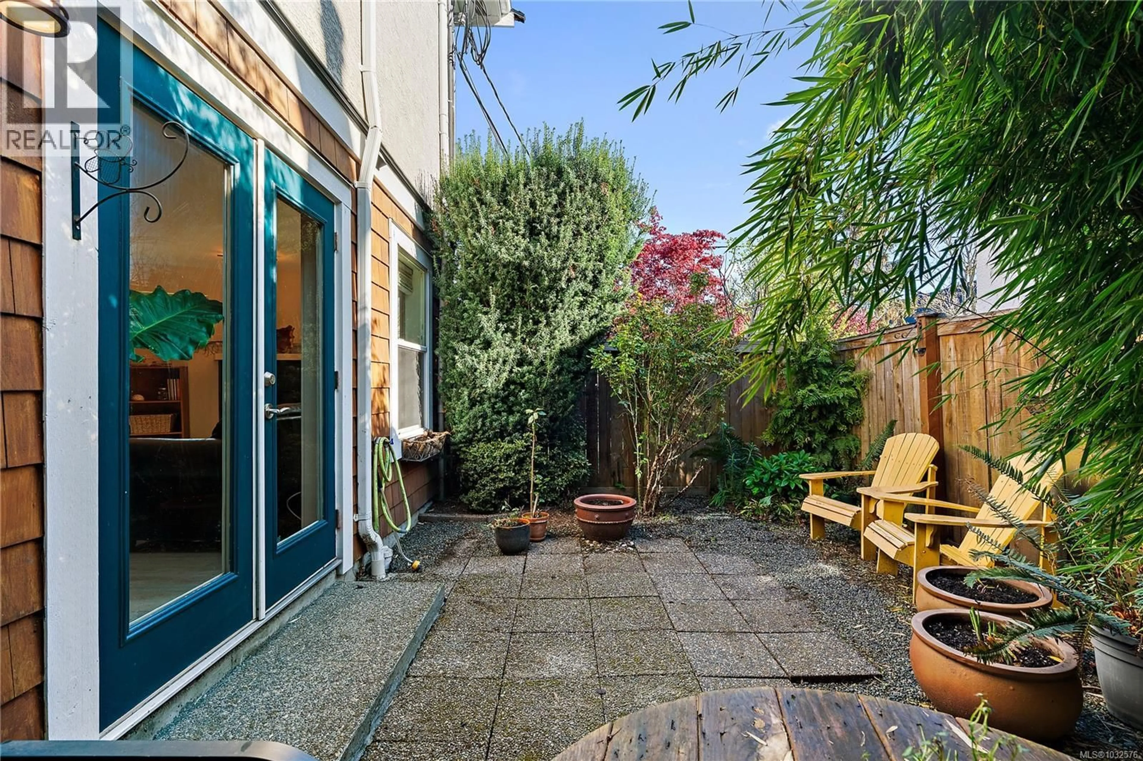 Patio, street for 1 - 833 PRINCESS AVENUE, Victoria British Columbia V8T1K7