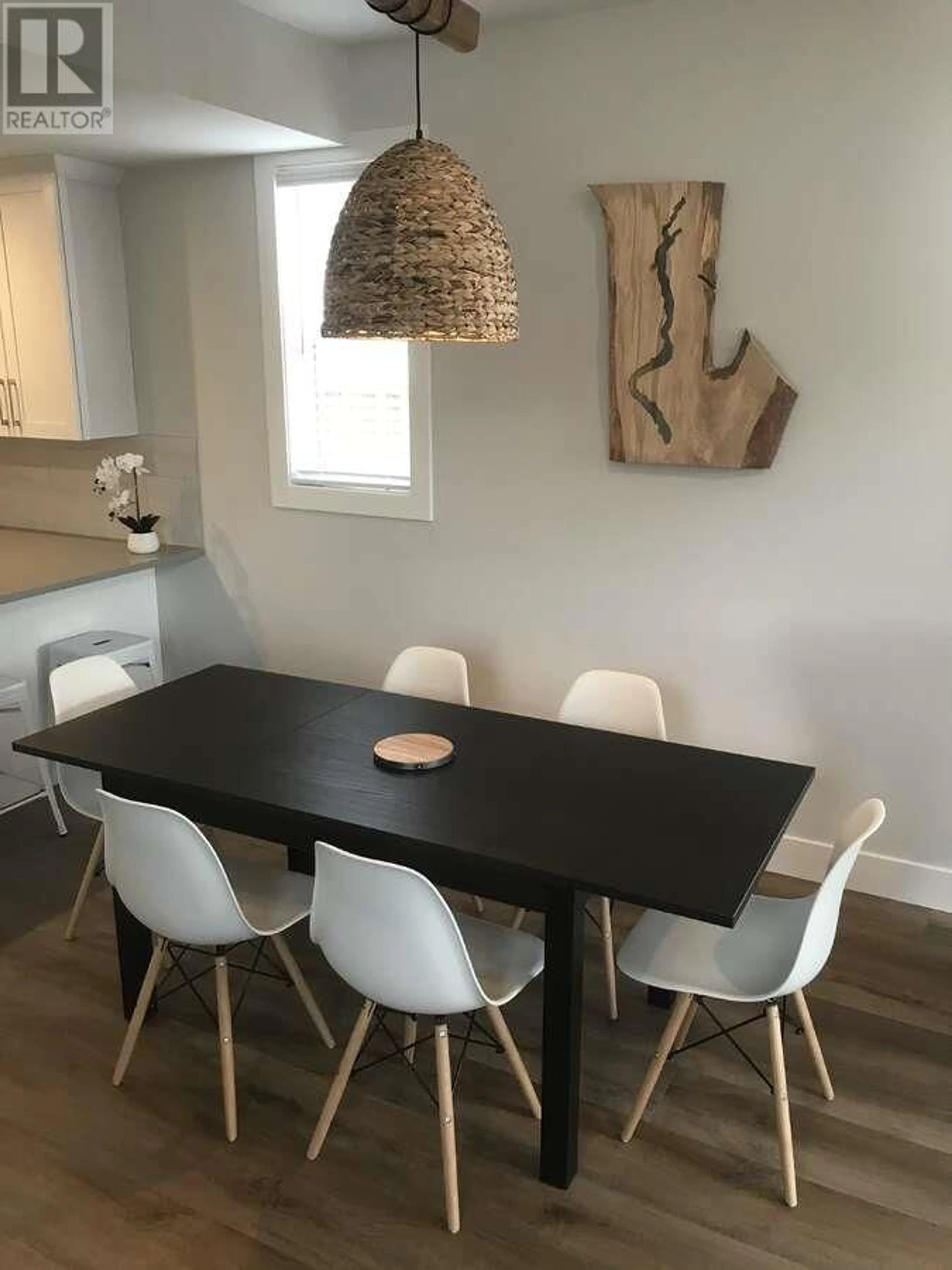 Dining room, wood floors for 667 Victoria Drive Unit# 102, Penticton British Columbia V2A5N5