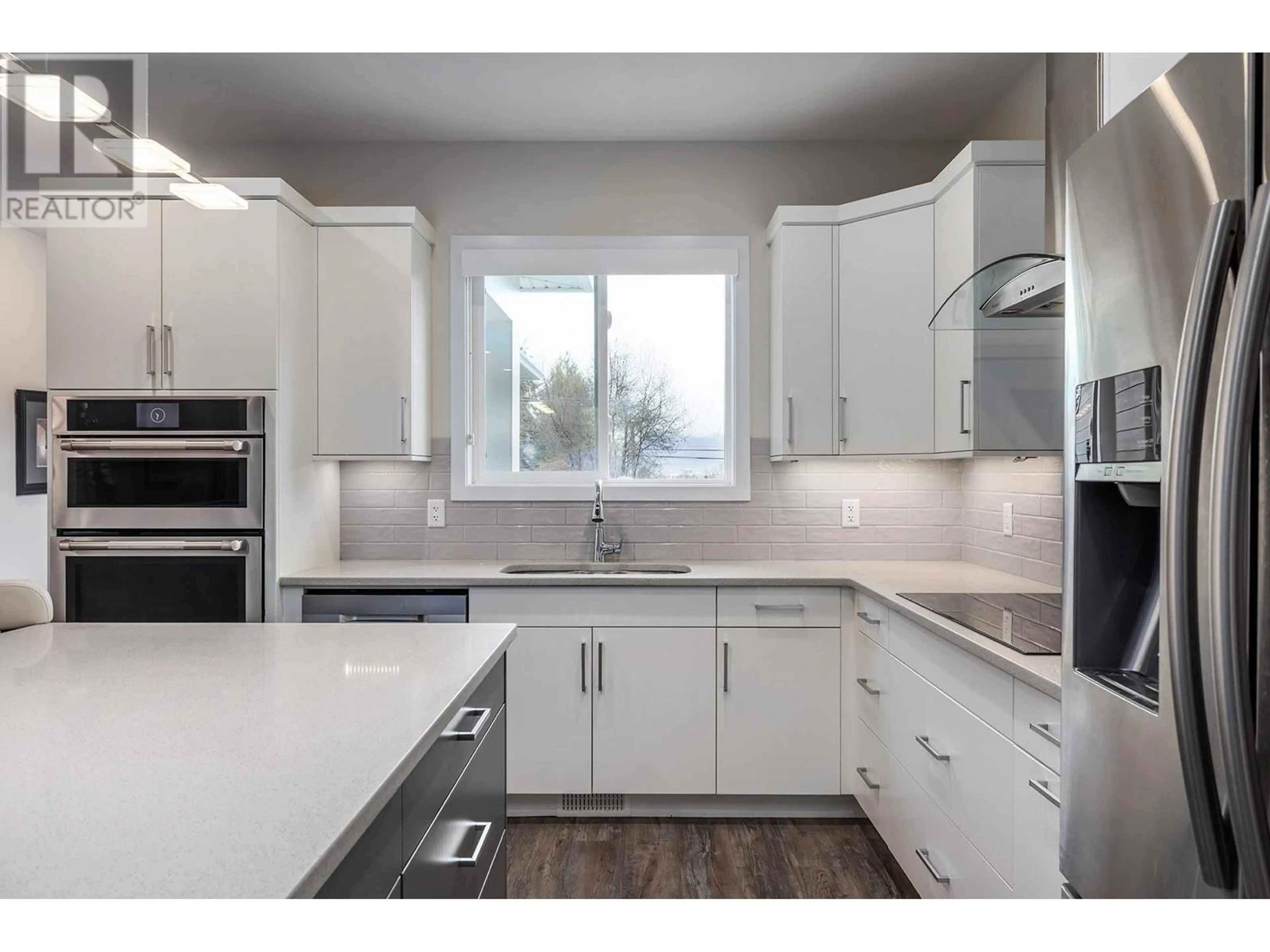 Open concept kitchen for 873 Dehart Road, Kelowna British Columbia V1W4N2