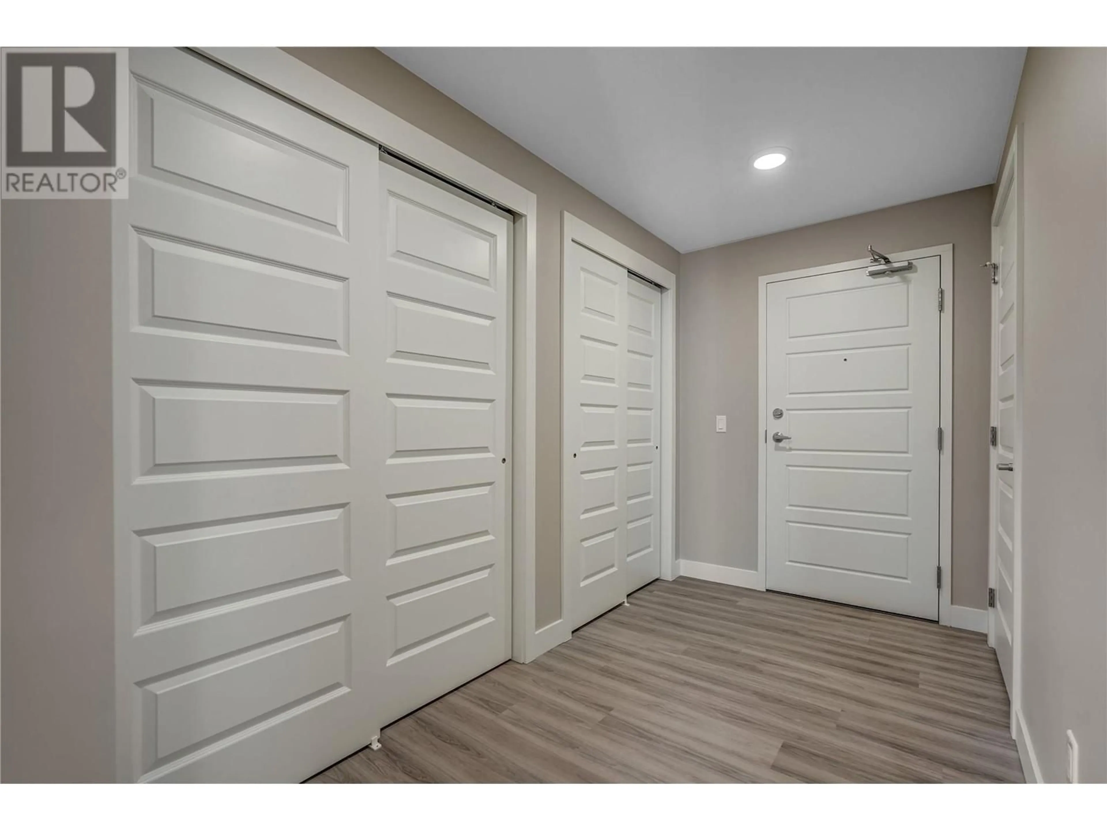 Indoor entryway, wood floors for 5640 51st Street Unit# 408, Osoyoos British Columbia V0H1V6