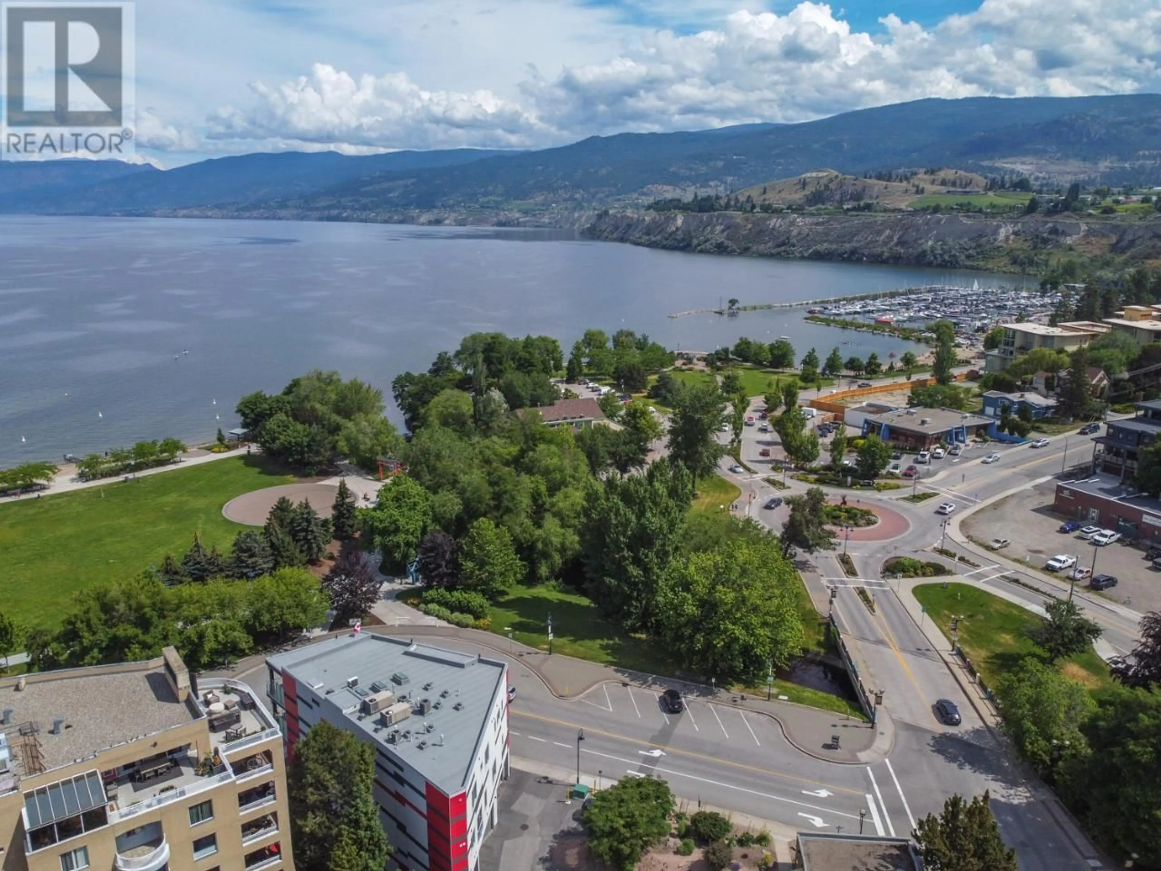 A pic from outside/outdoor area/front of a property/back of a property/a pic from drone, water/lake/river/ocean view for 201 - 88 LAKESHORE DRIVE, Penticton British Columbia V2A1B5