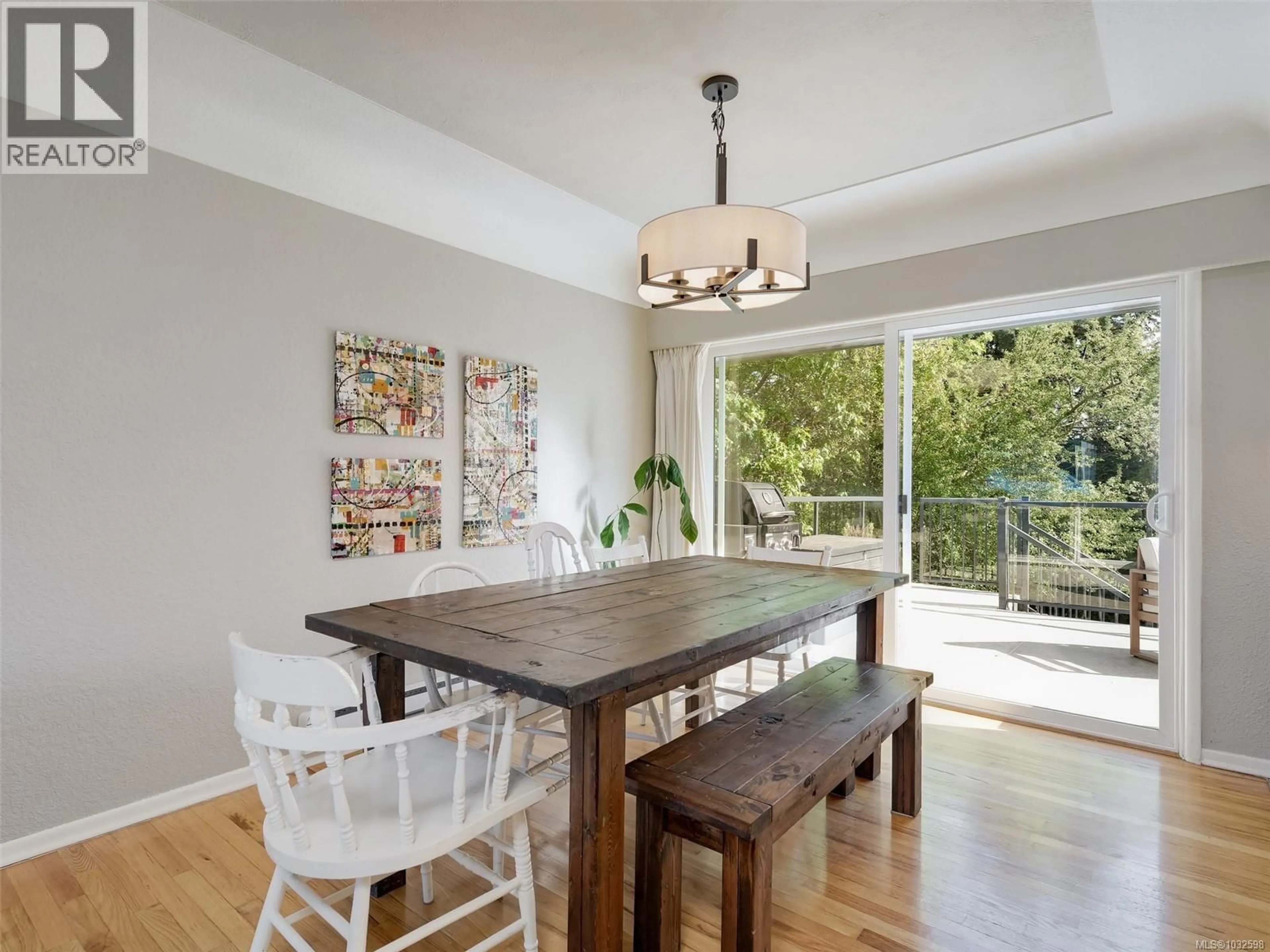 Dining room, wood/laminate floor for 632 LAMBIE DRIVE, Saanich British Columbia V8Z2L8