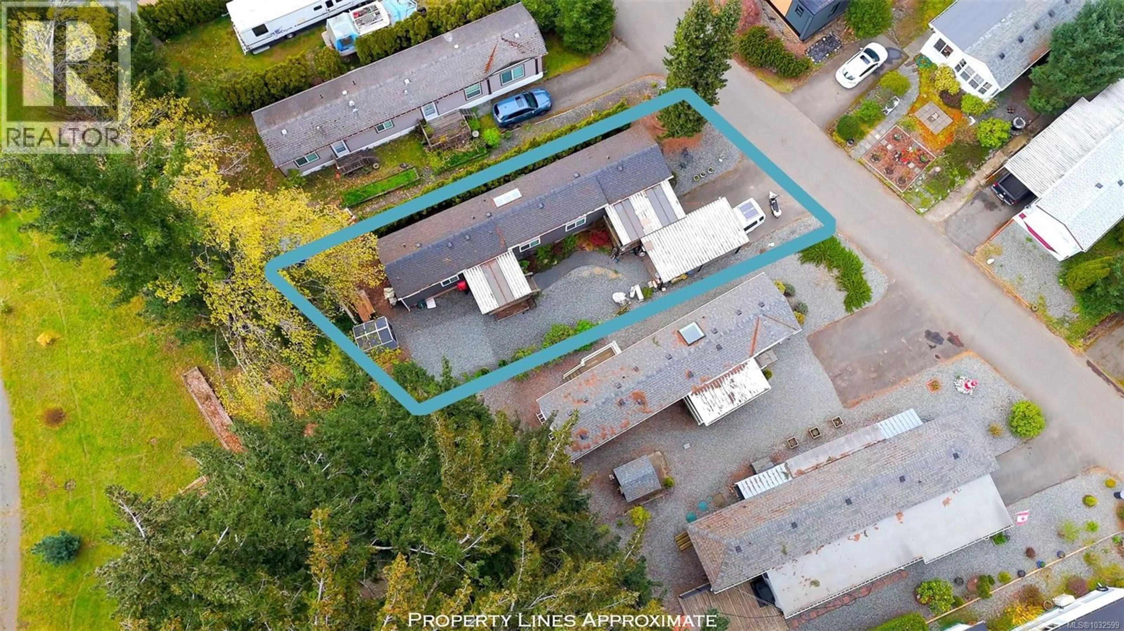 A pic from outside/outdoor area/front of a property/back of a property/a pic from drone, street for 6 - 5150 CHRISTIE ROAD, Ladysmith British Columbia V9G1J2