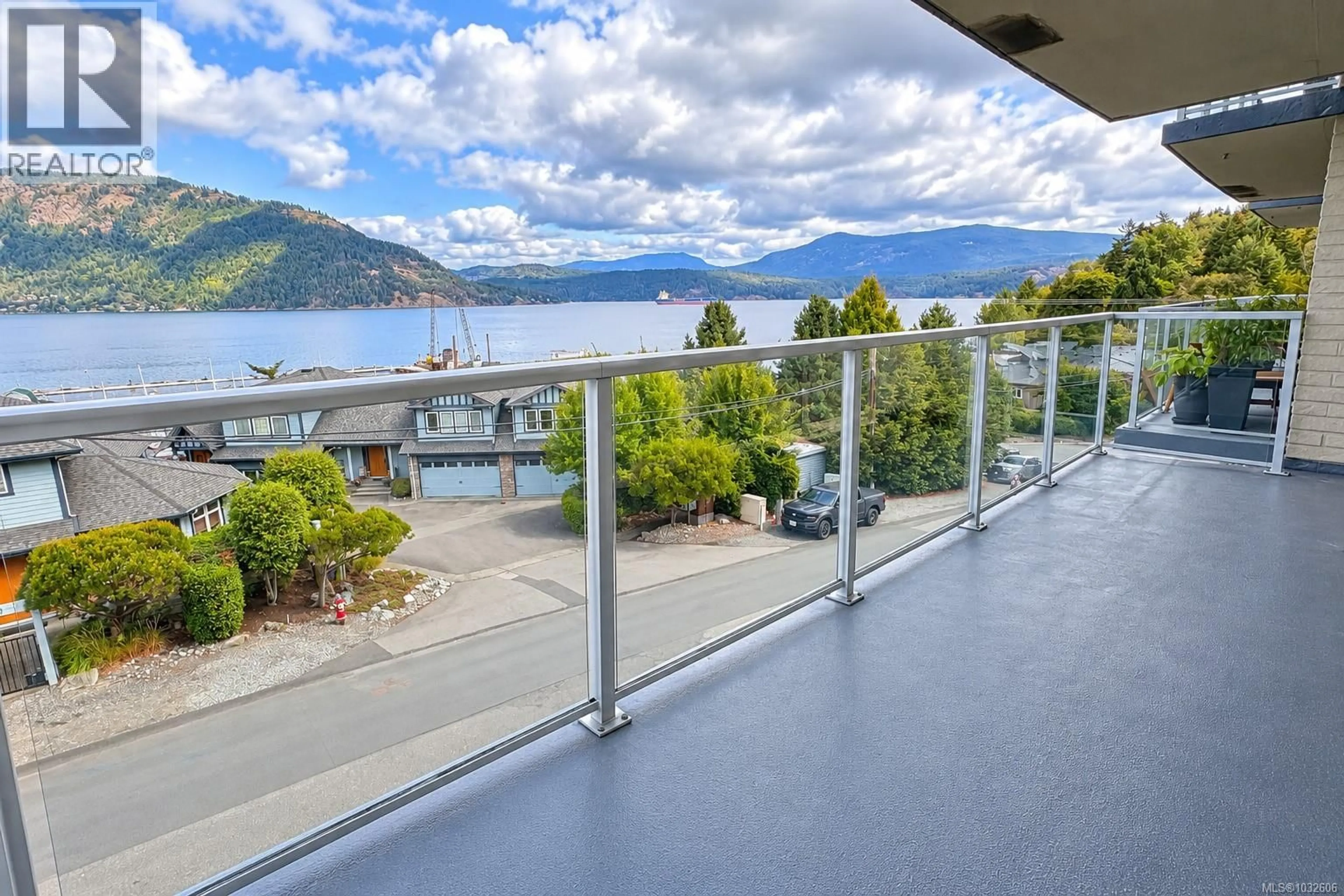 Balcony in the apartment, water/lake/river/ocean view for 204 - 1715 PRITCHARD STREET, Cowichan Bay British Columbia V0R1N1