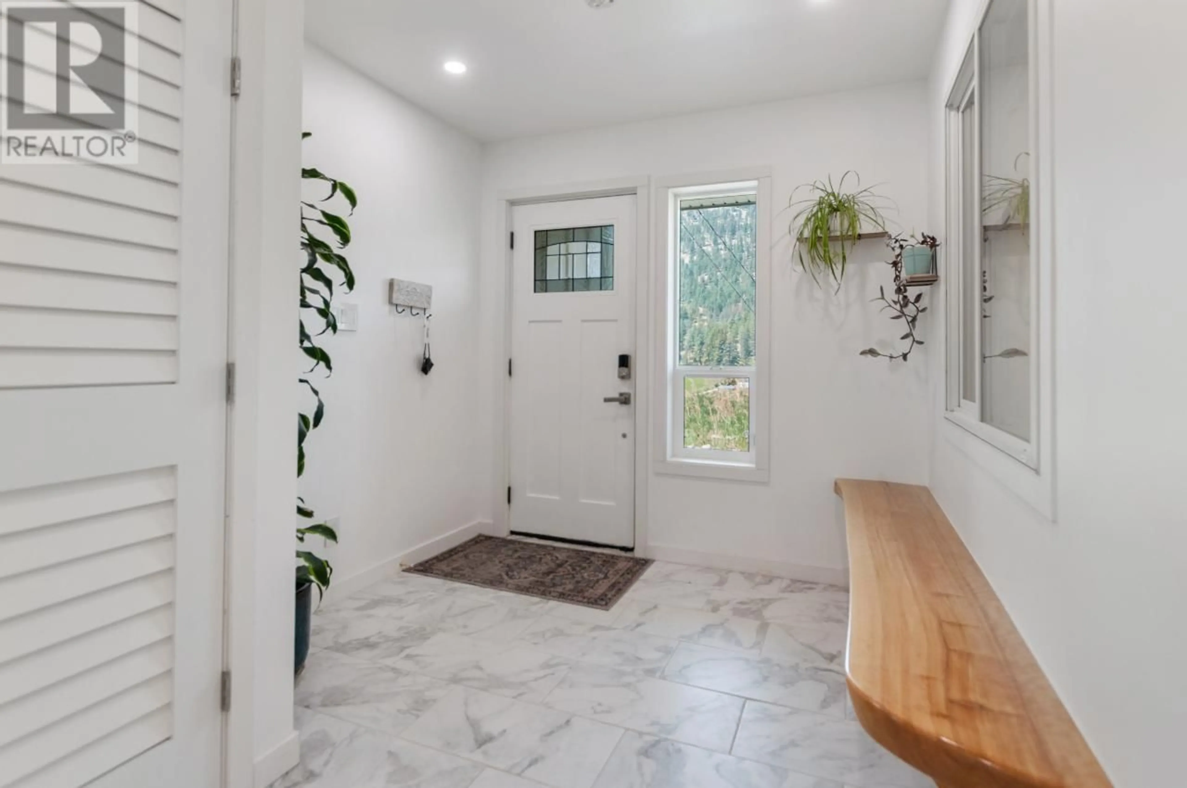 Indoor entryway, wood floors for 20245 GARNET VALLEY Road, Summerland British Columbia V0H1Z3