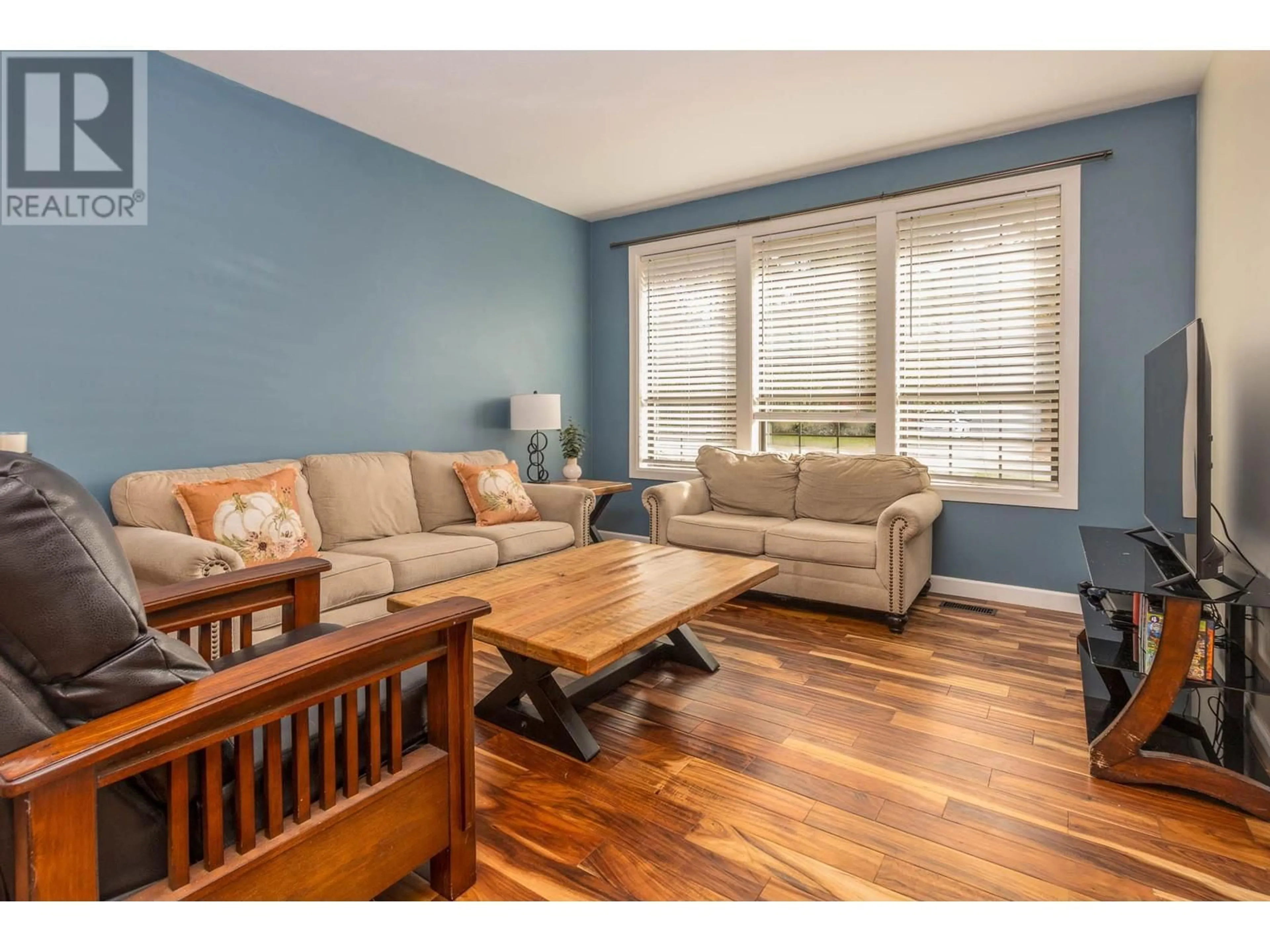 Living room, wood floors for 1961 18 Avenue SE, Salmon Arm British Columbia V1E2M8