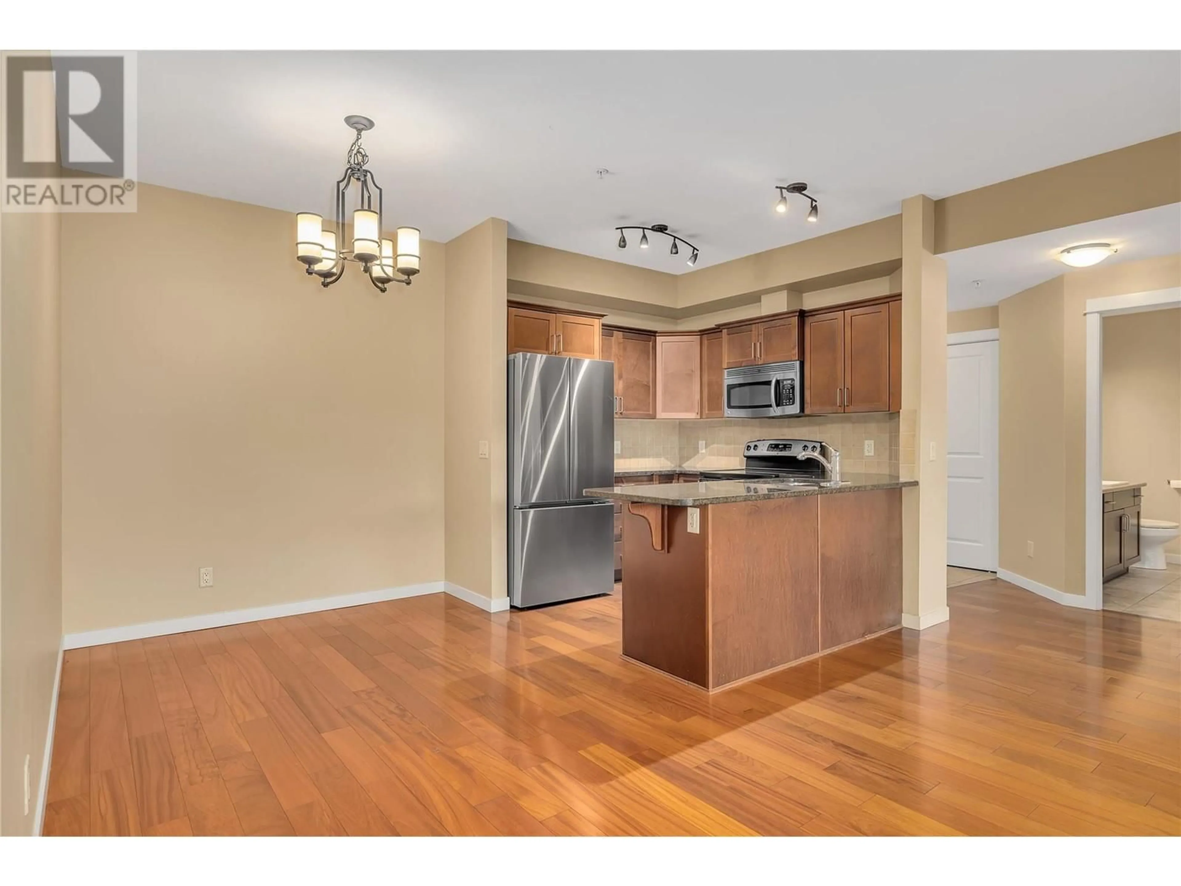 Open concept kitchen for 2142 Vasile Road Unit# 214, Kelowna British Columbia V1Y6H5