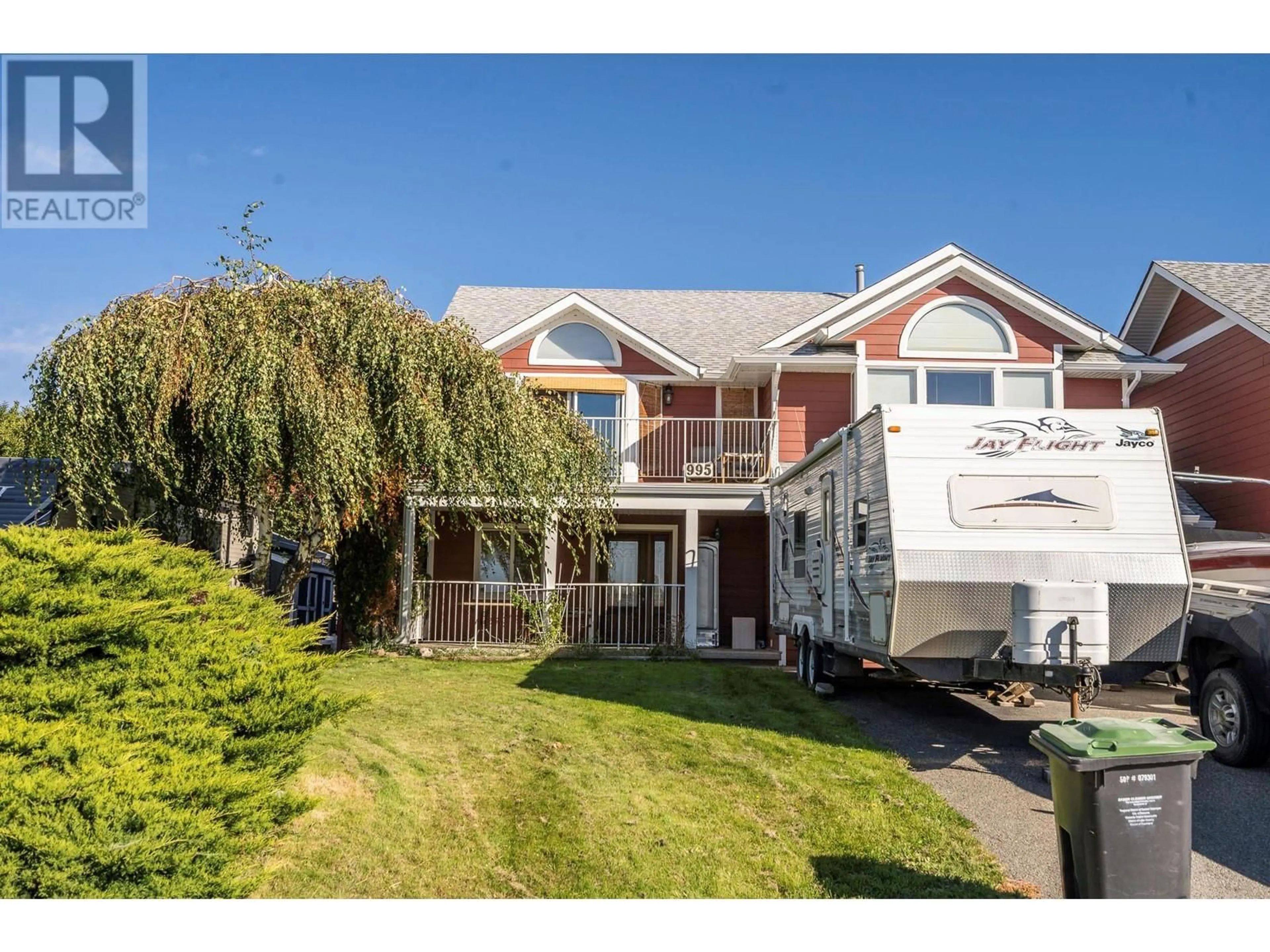 Home with vinyl exterior material, street for 995 SUTCLIFFE COURT, Kelowna British Columbia V1P1B6