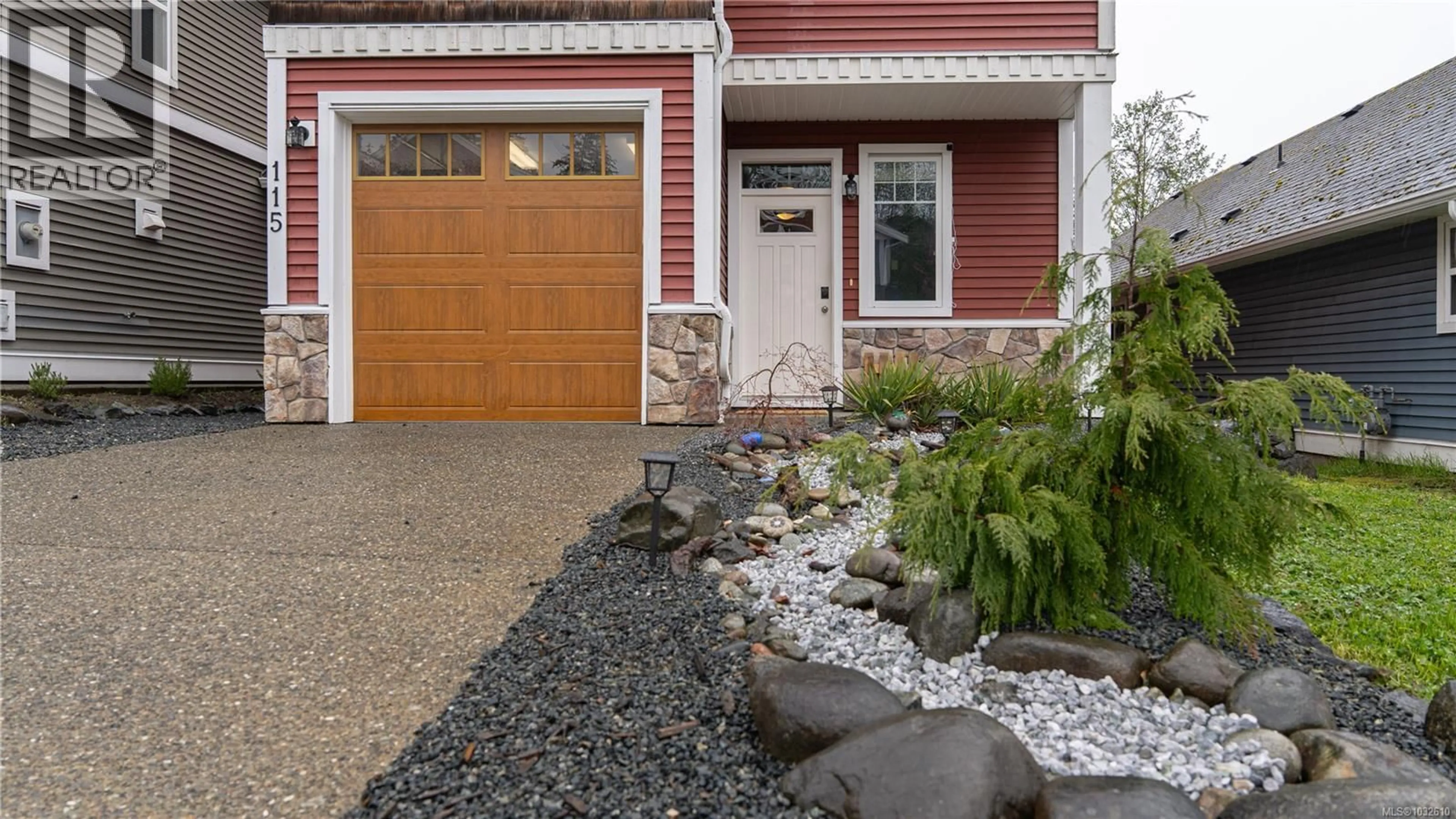 Indoor entryway for 115 - 2260 MAPLE AVENUE NORTH, Sooke British Columbia V9Z1J7