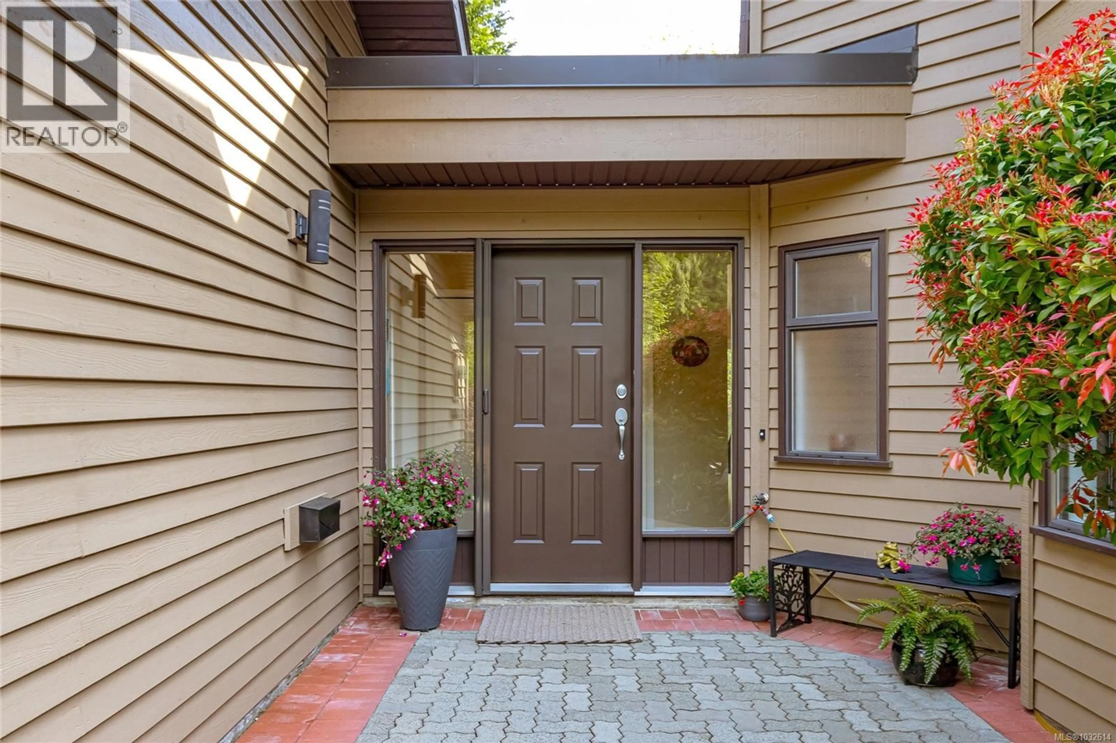 Indoor entryway for 34 - 1255 WAIN ROAD, North Saanich British Columbia V8L4R4