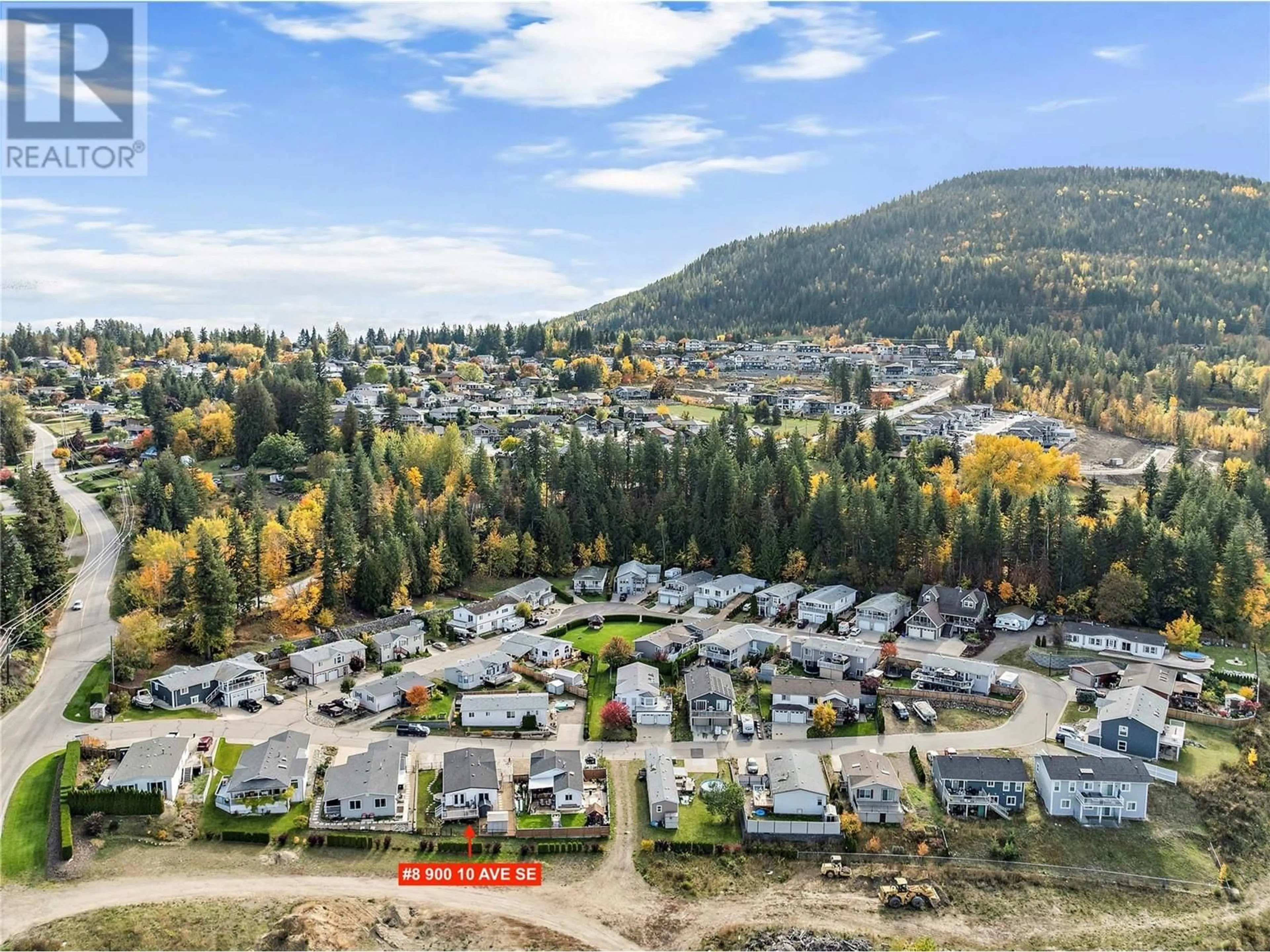 A pic from exterior of the house or condo, the street view for 900 10 Avenue SE Unit# 8, Salmon Arm British Columbia V1E2W6