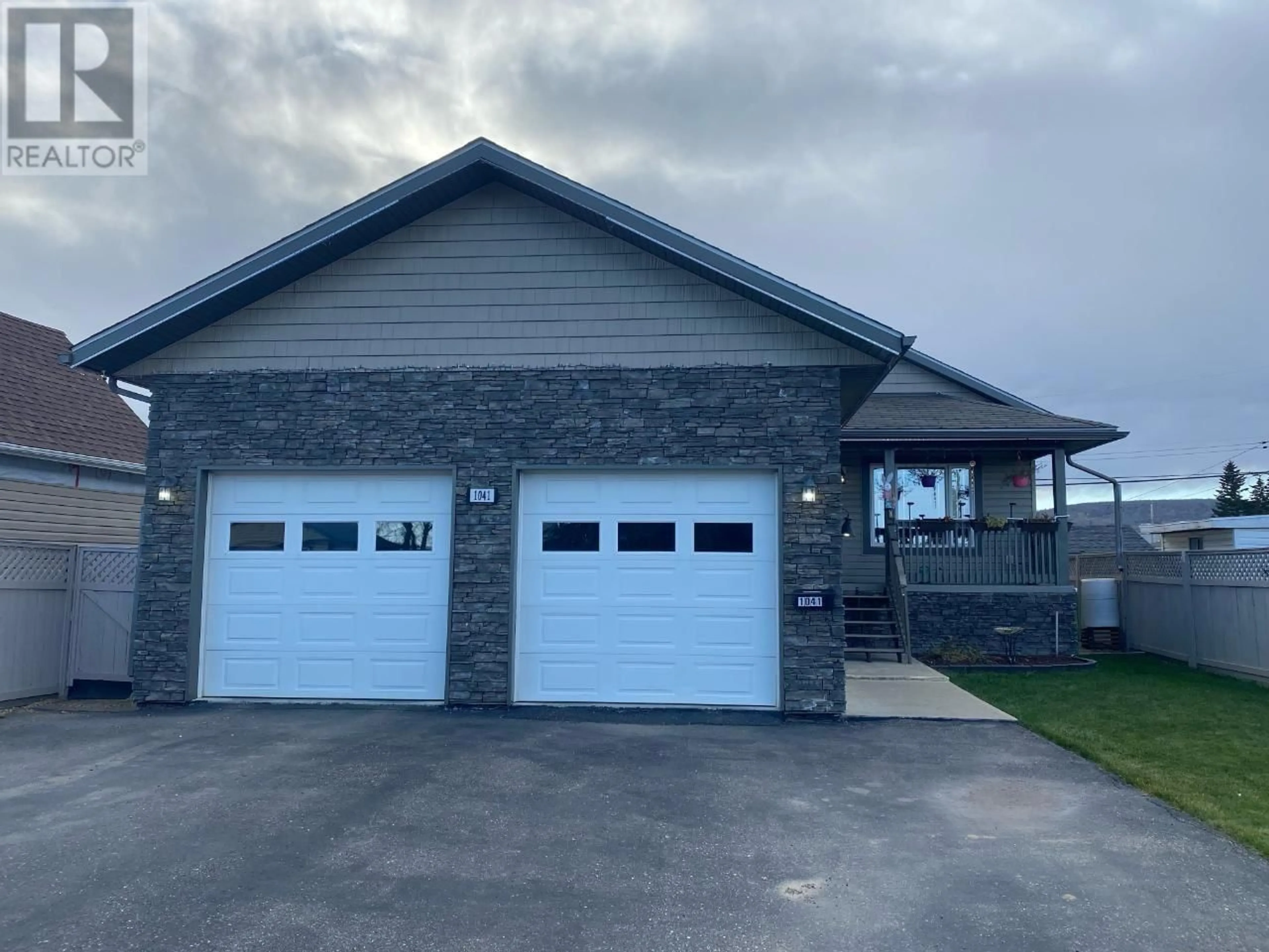 Indoor garage, cement floor for 1041 117 Avenue, Dawson Creek British Columbia V1G3G6