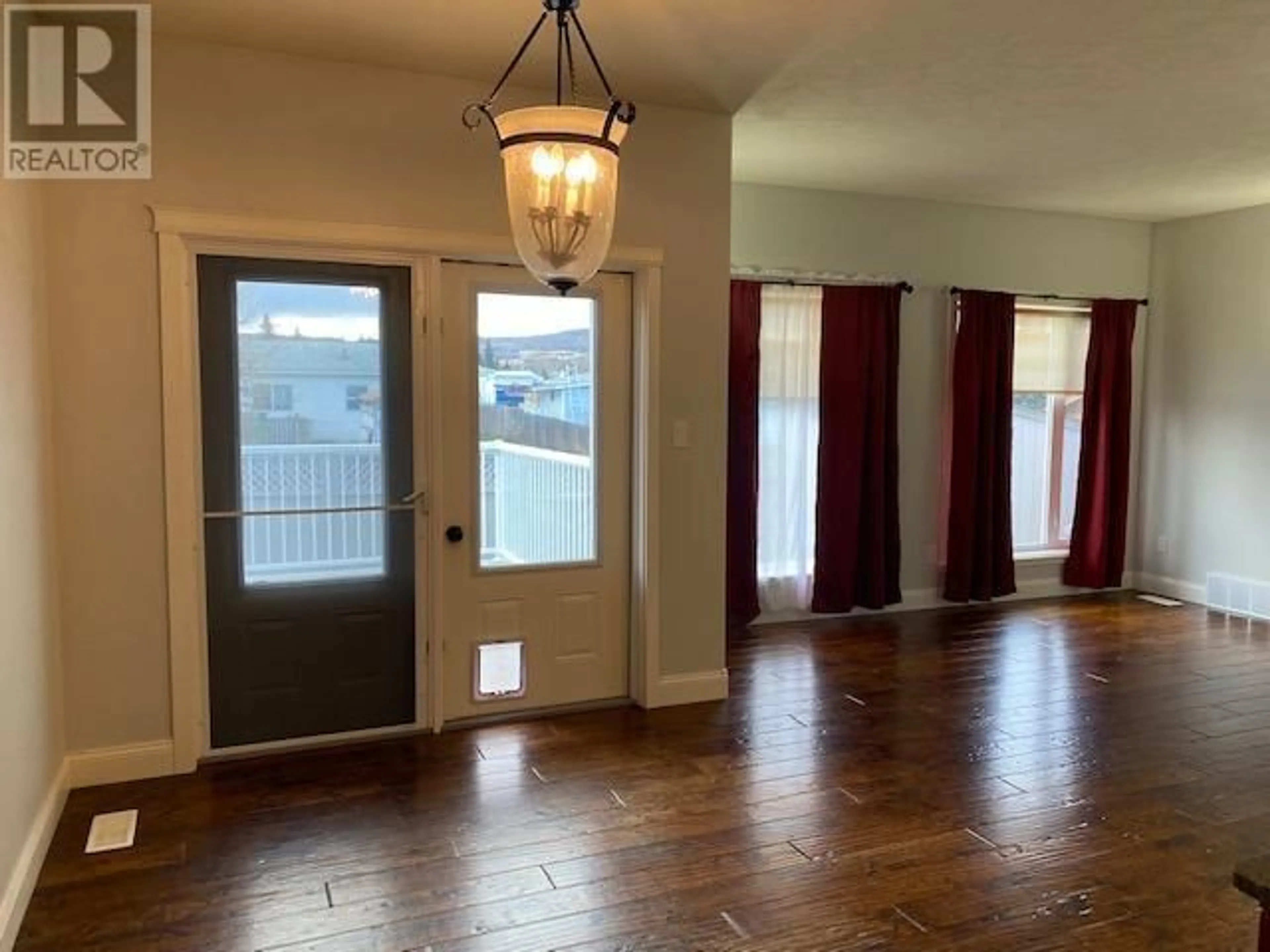 Indoor entryway, wood floors for 1041 117 Avenue, Dawson Creek British Columbia V1G3G6