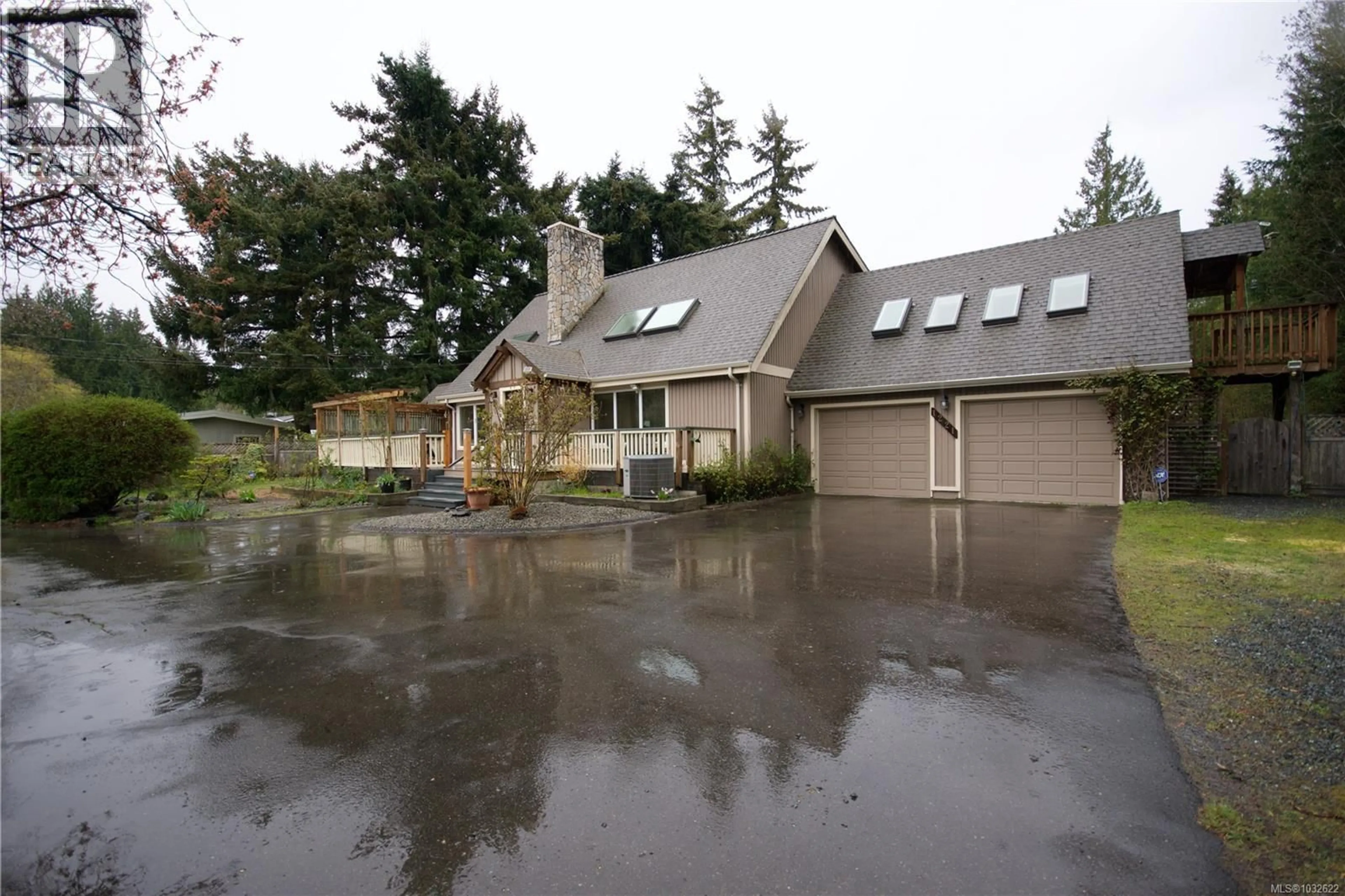 A pic from outside/outdoor area/front of a property/back of a property/a pic from drone, street for 1221 GANSKE ROAD, Qualicum Beach British Columbia V9K2G4